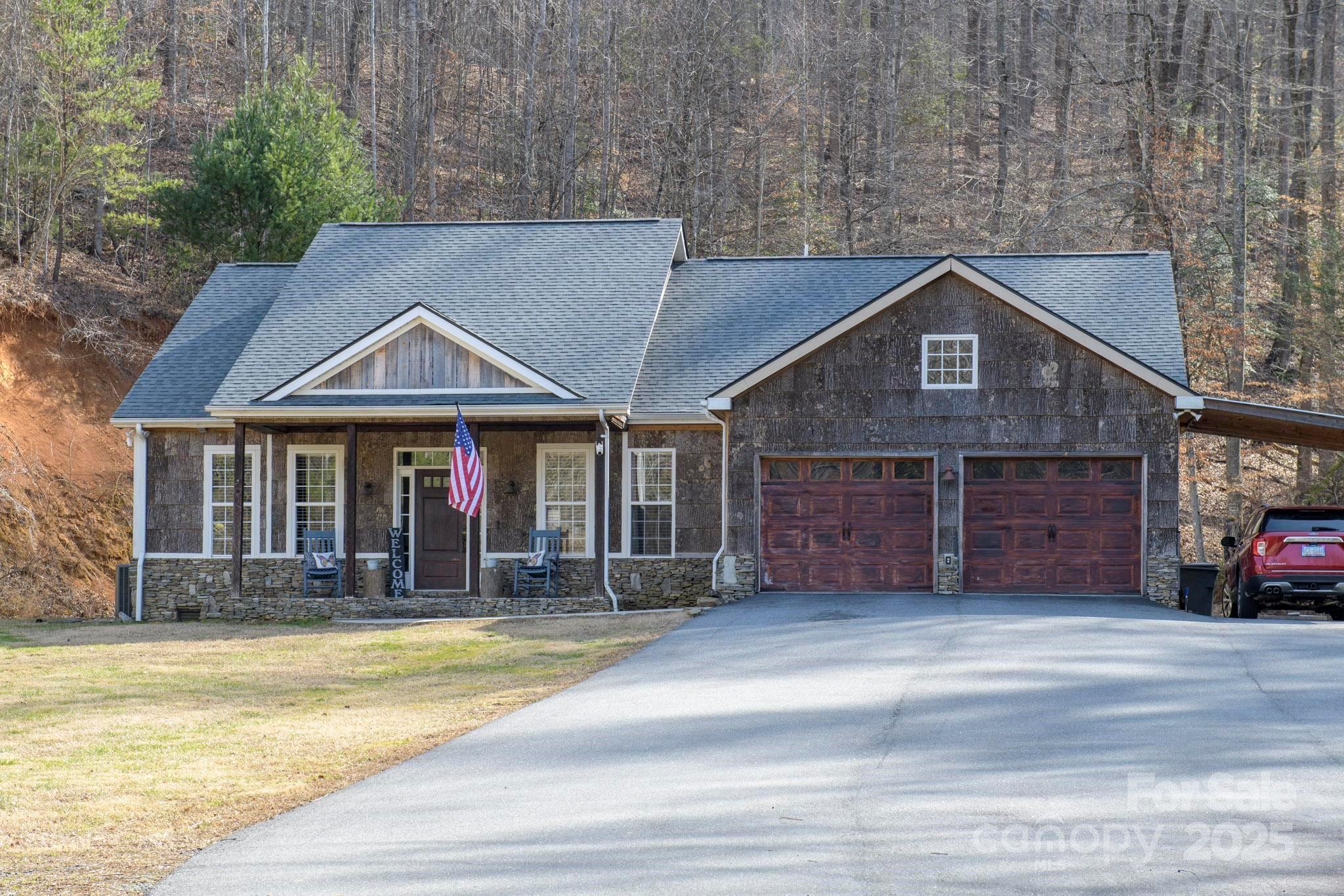 2570 Blowing Rock Boulevard Property Photo