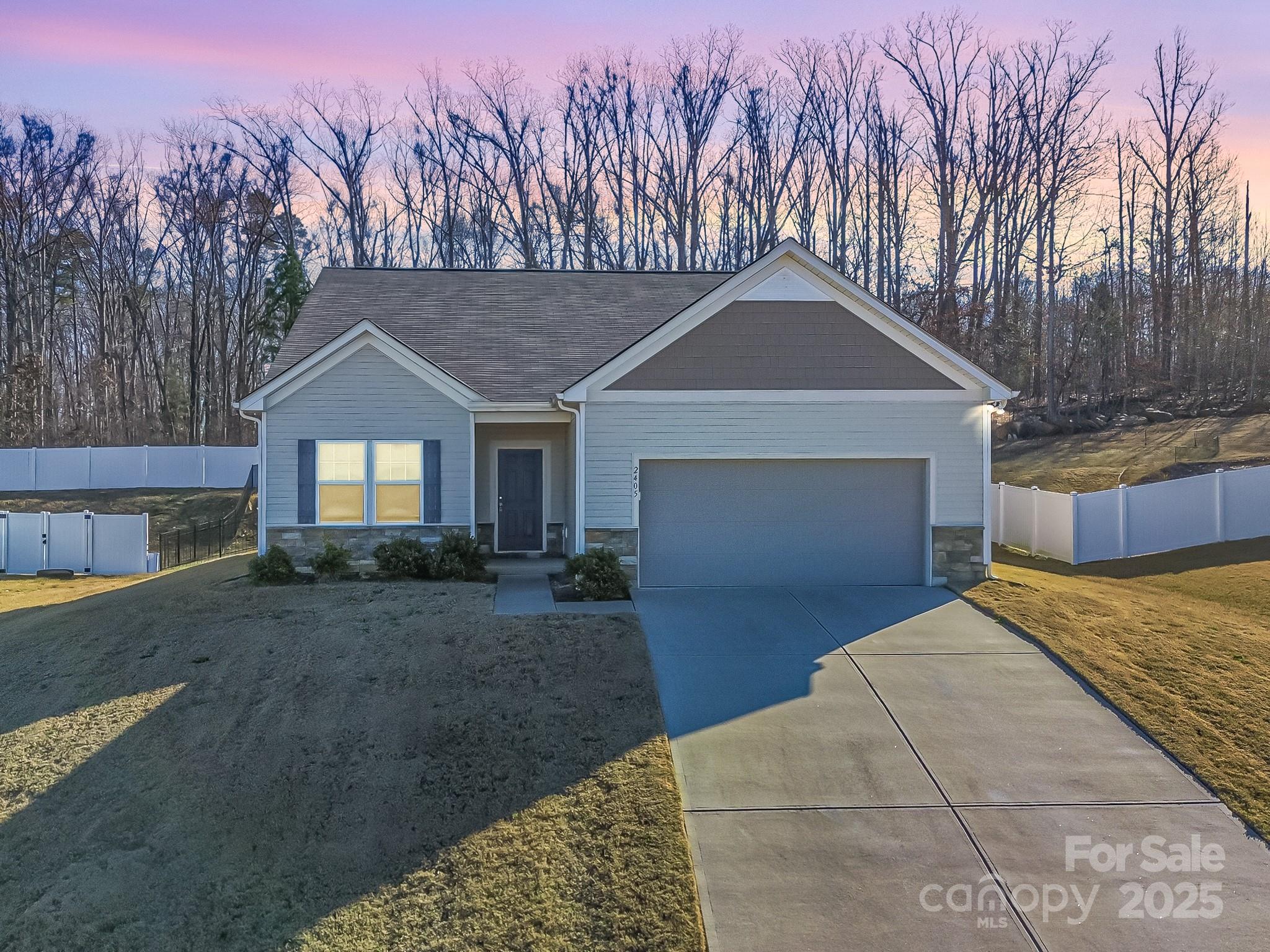 2405 Stonehaven Drive Property Photo