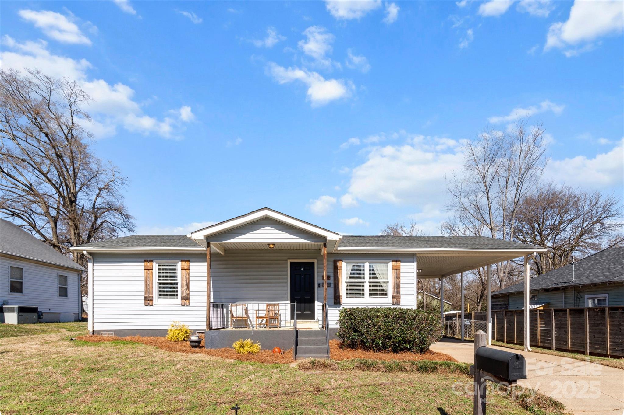 909 Laye Street Property Photo