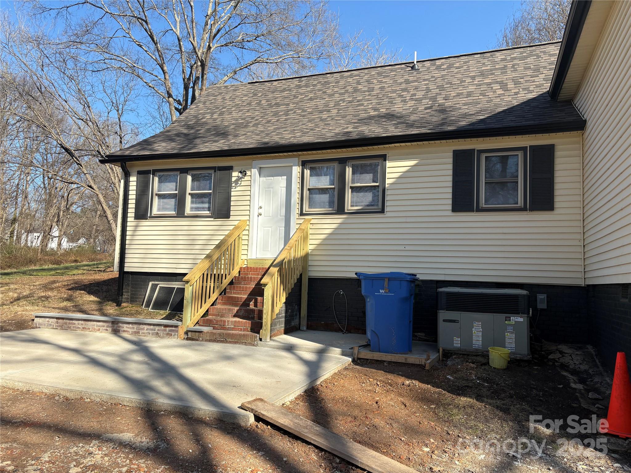 622 Watts Street Property Photo