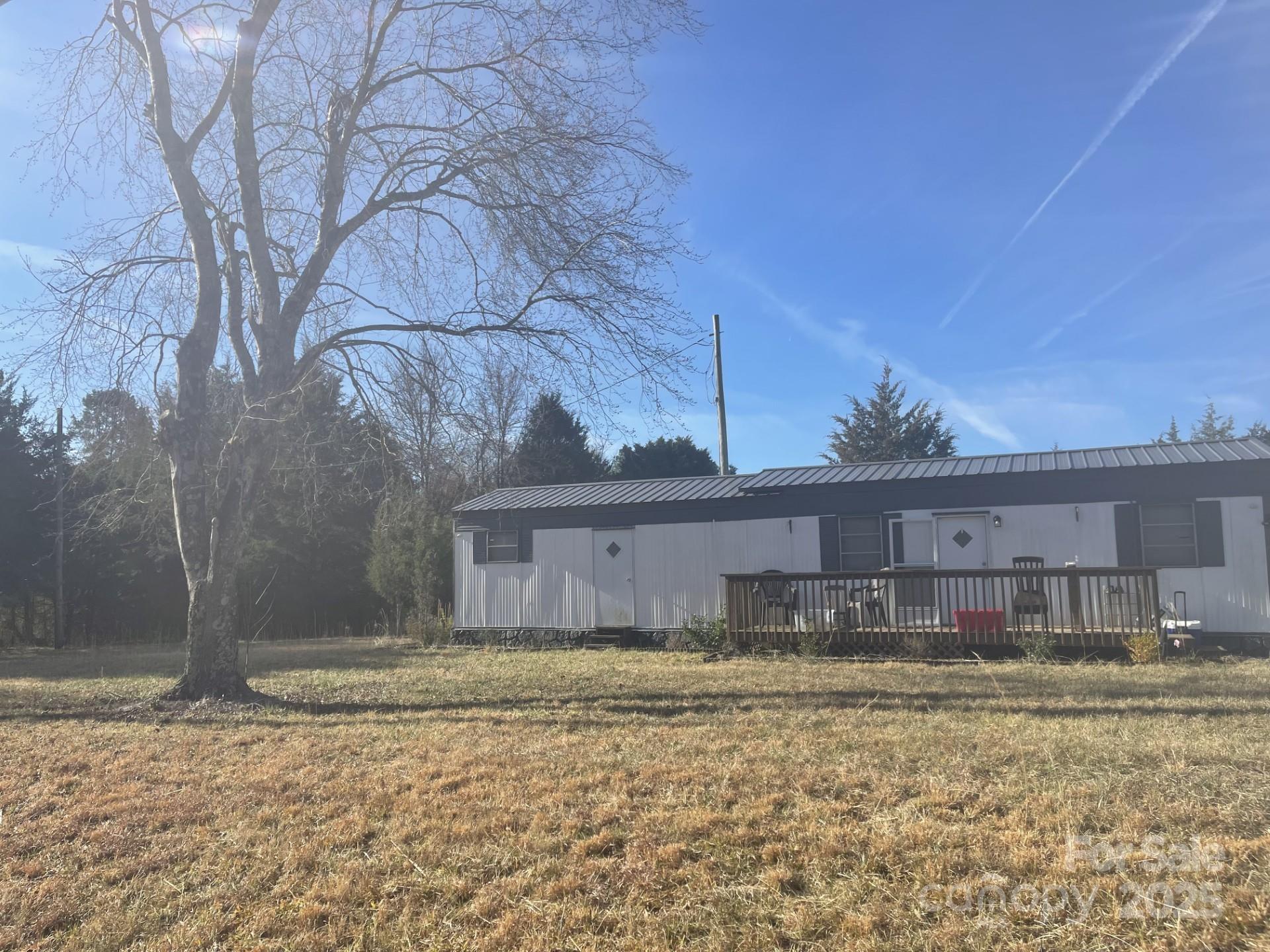 981 Ridge Road Property Photo