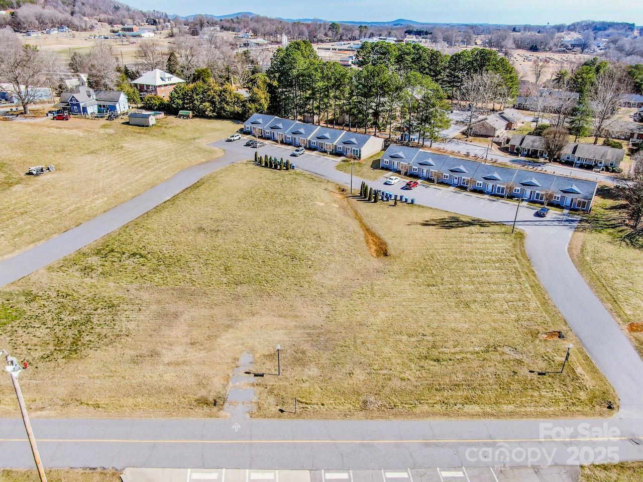 125 1st Avenue Drive Property Photo 3