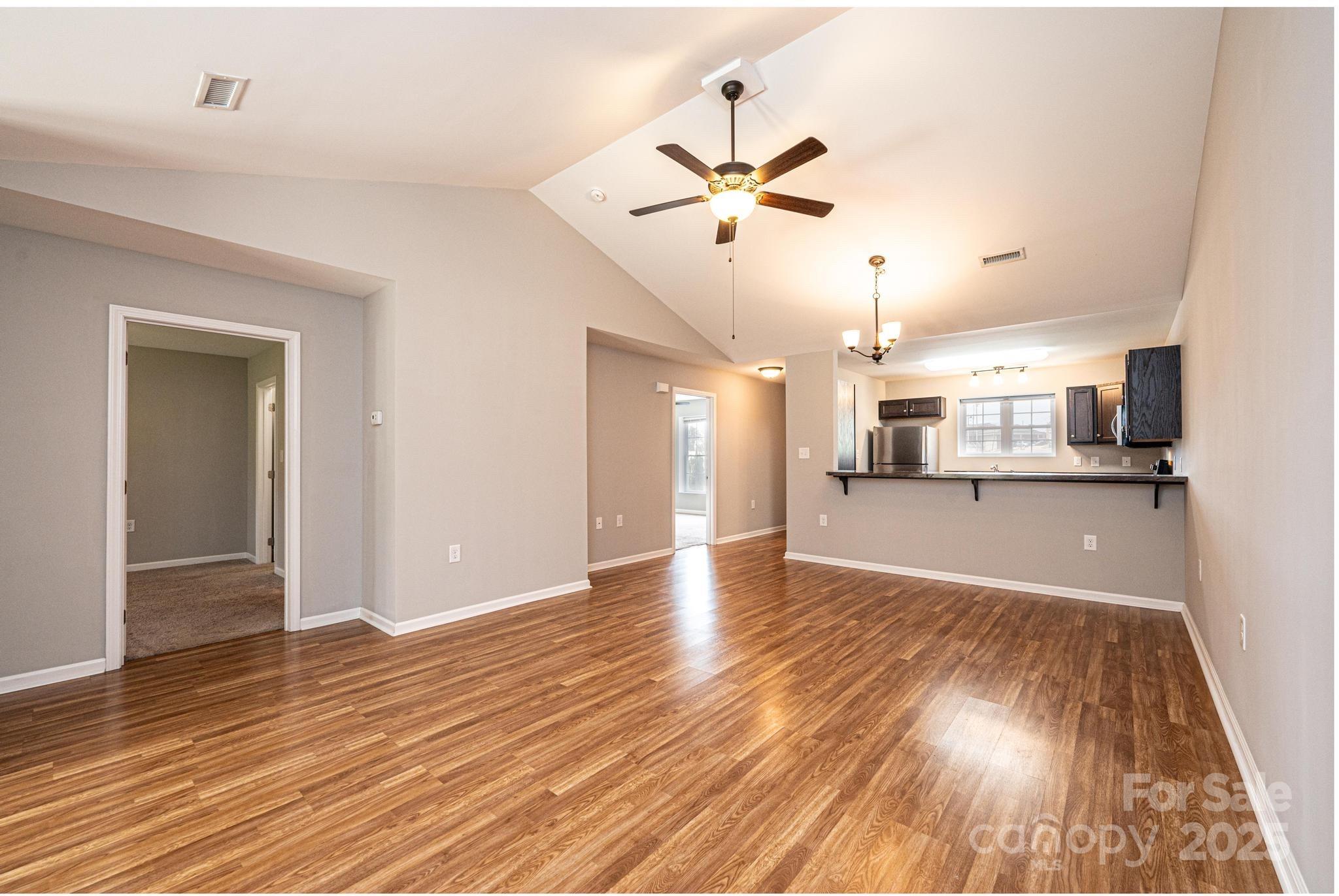 125 1st Avenue Drive Property Photo 7