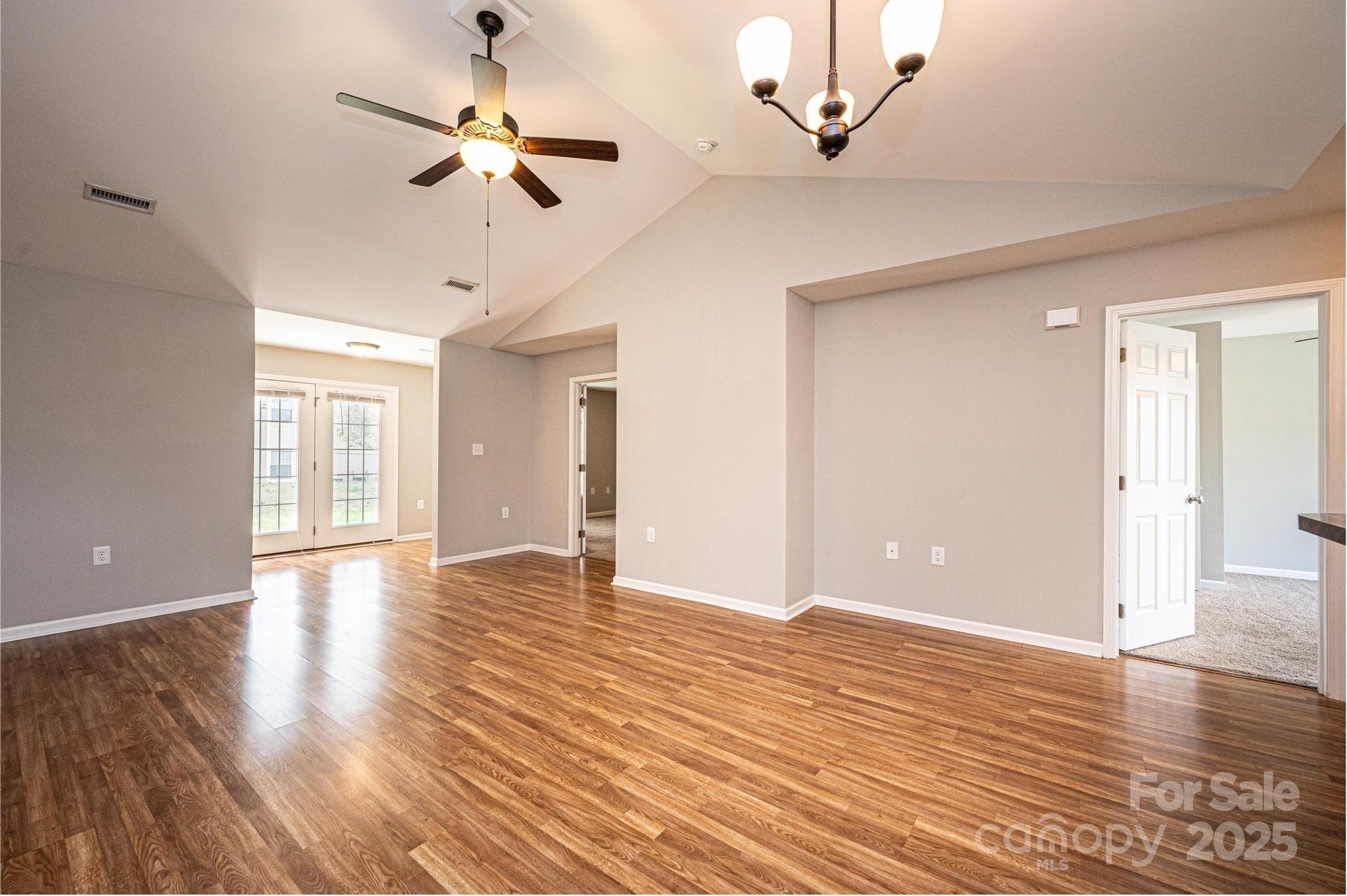125 1st Avenue Drive Property Photo 12