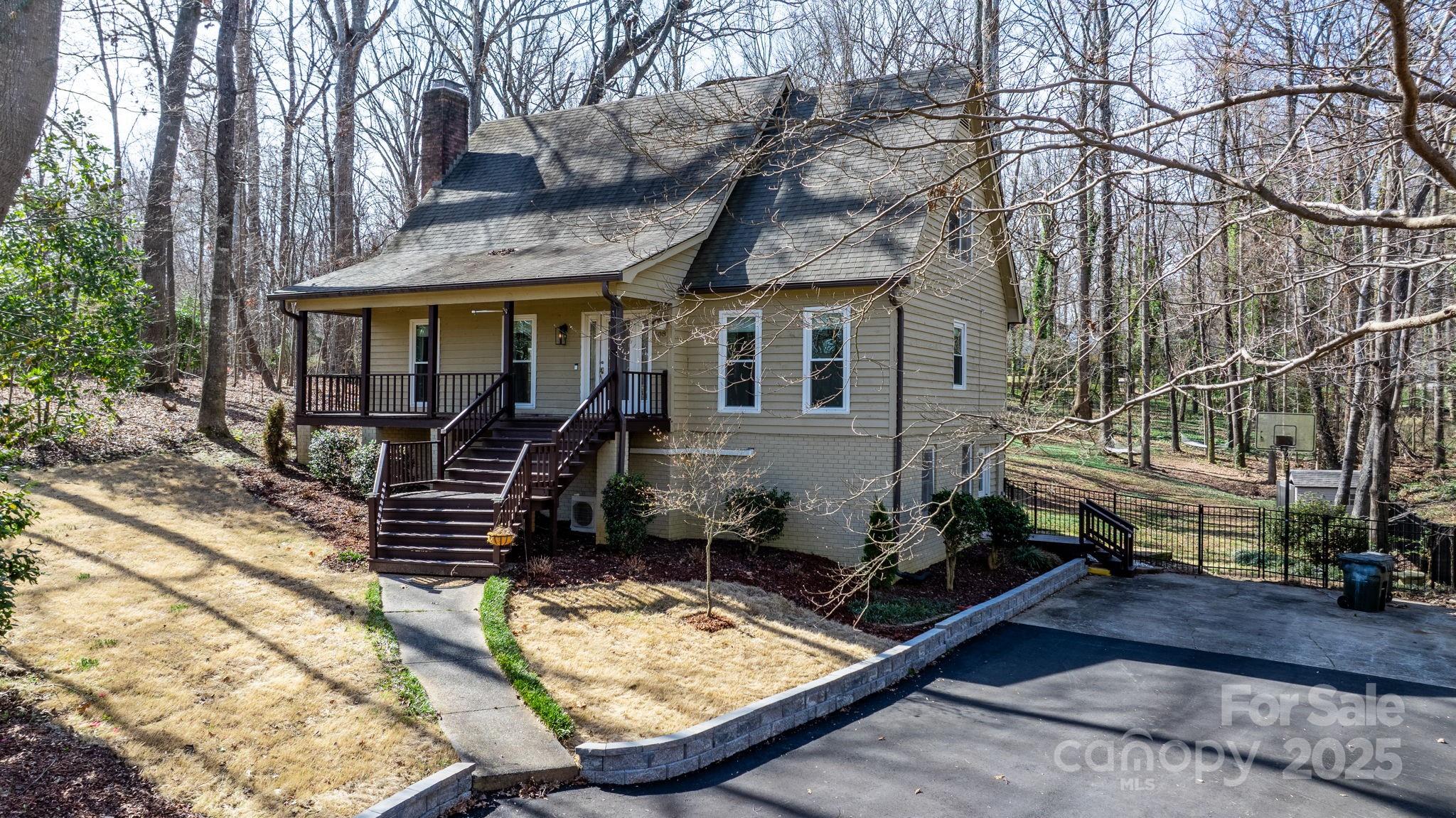608 Bubbling Well Road Property Photo