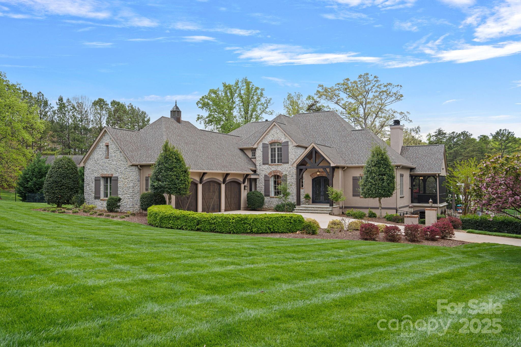 105 Grey Lady Court Property Photo