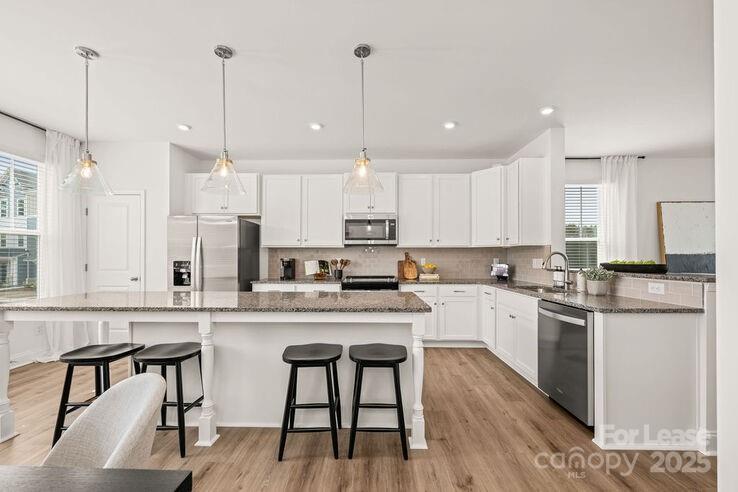 1018 Fairway Green Lane Landon Property Photo 7