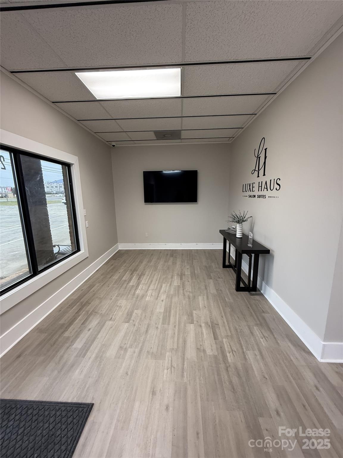 2530 W Roosevelt Boulevard B Property Photo 6
