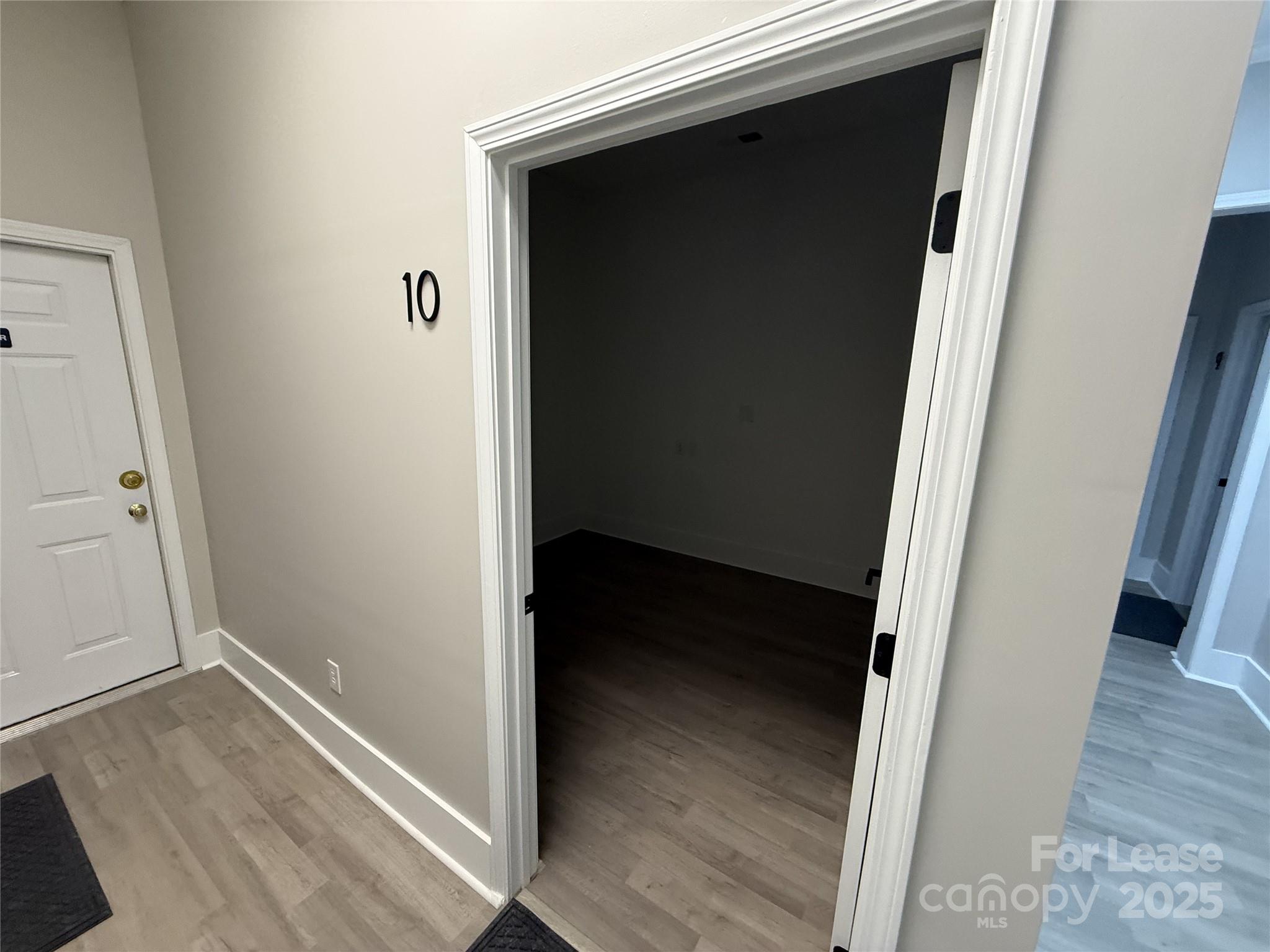 2530 W Roosevelt Boulevard B Property Photo 15