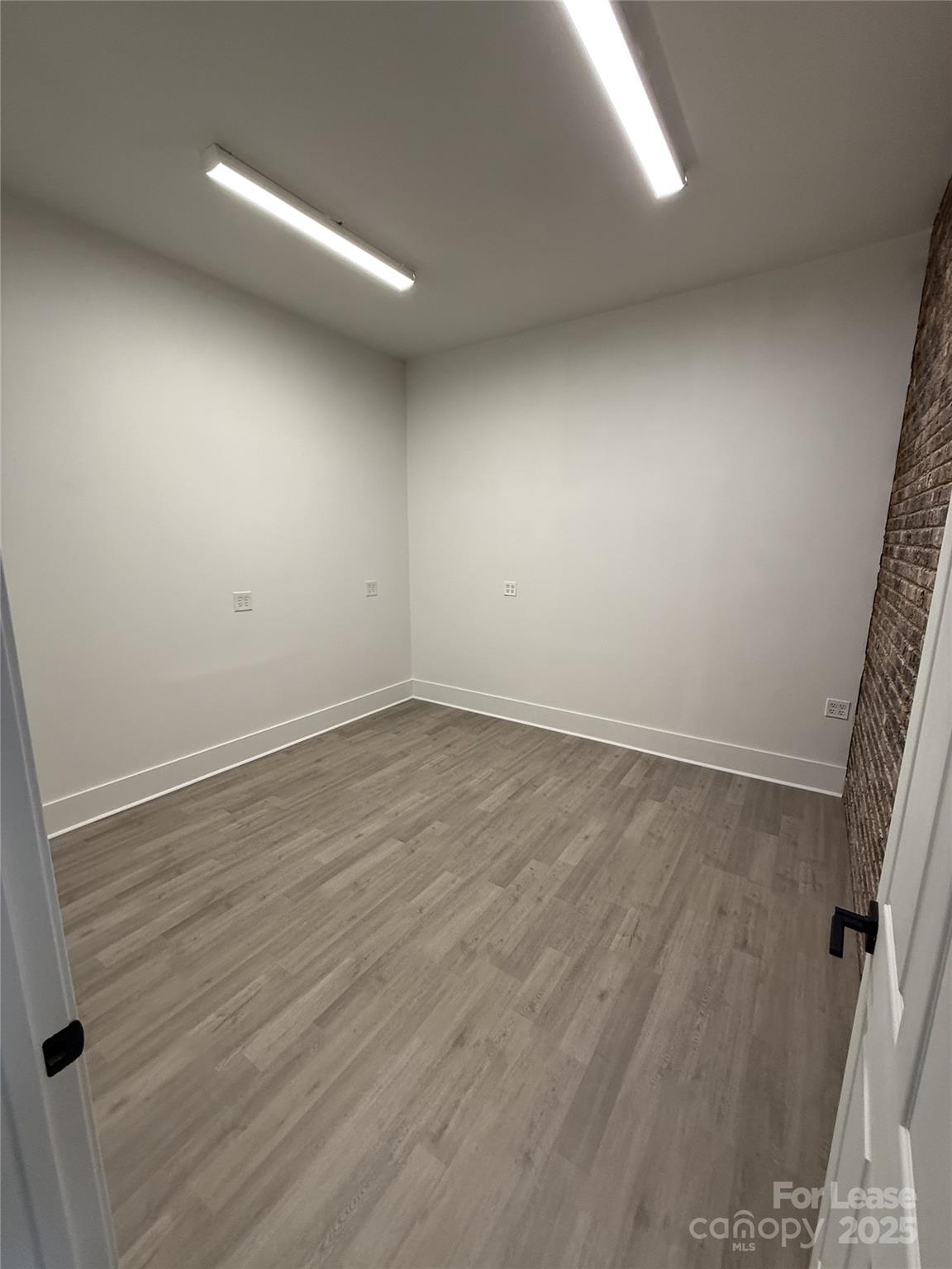 2530 W Roosevelt Boulevard B Property Photo 17