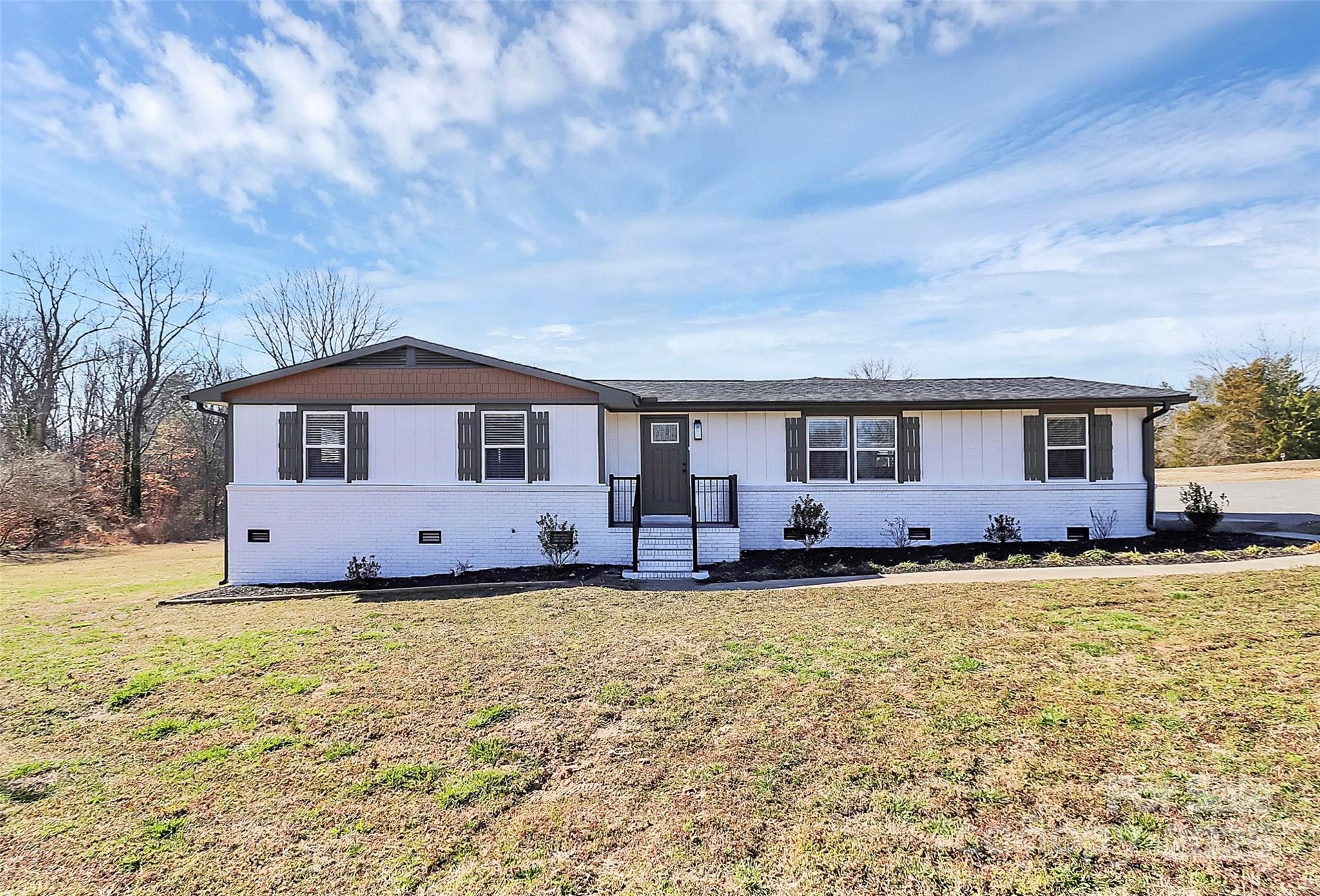 2159 Greenleaf Road Property Photo