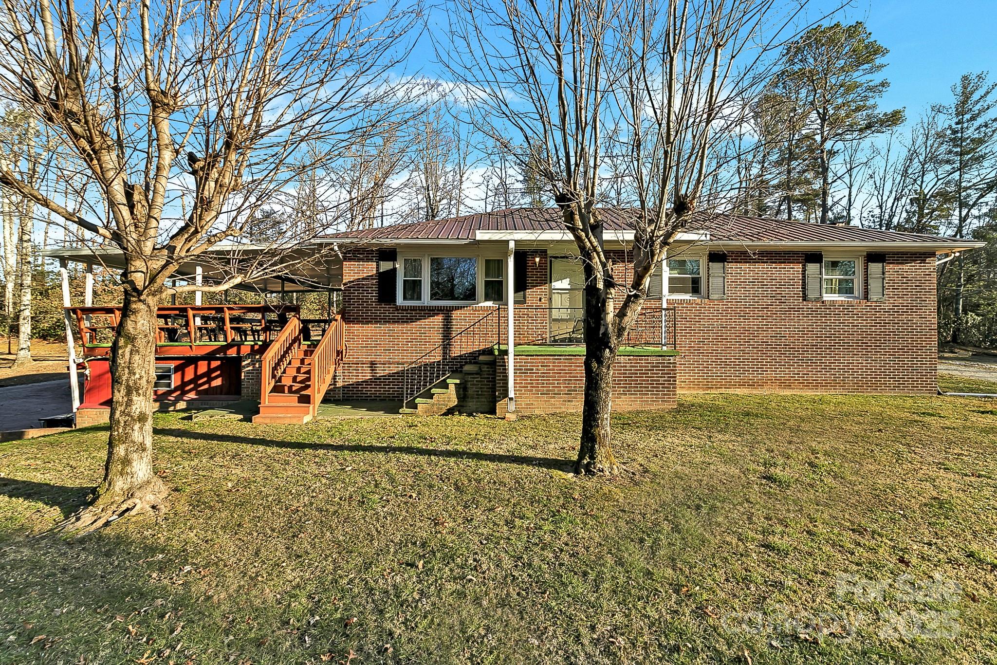 44 Tuttle Road Property Photo