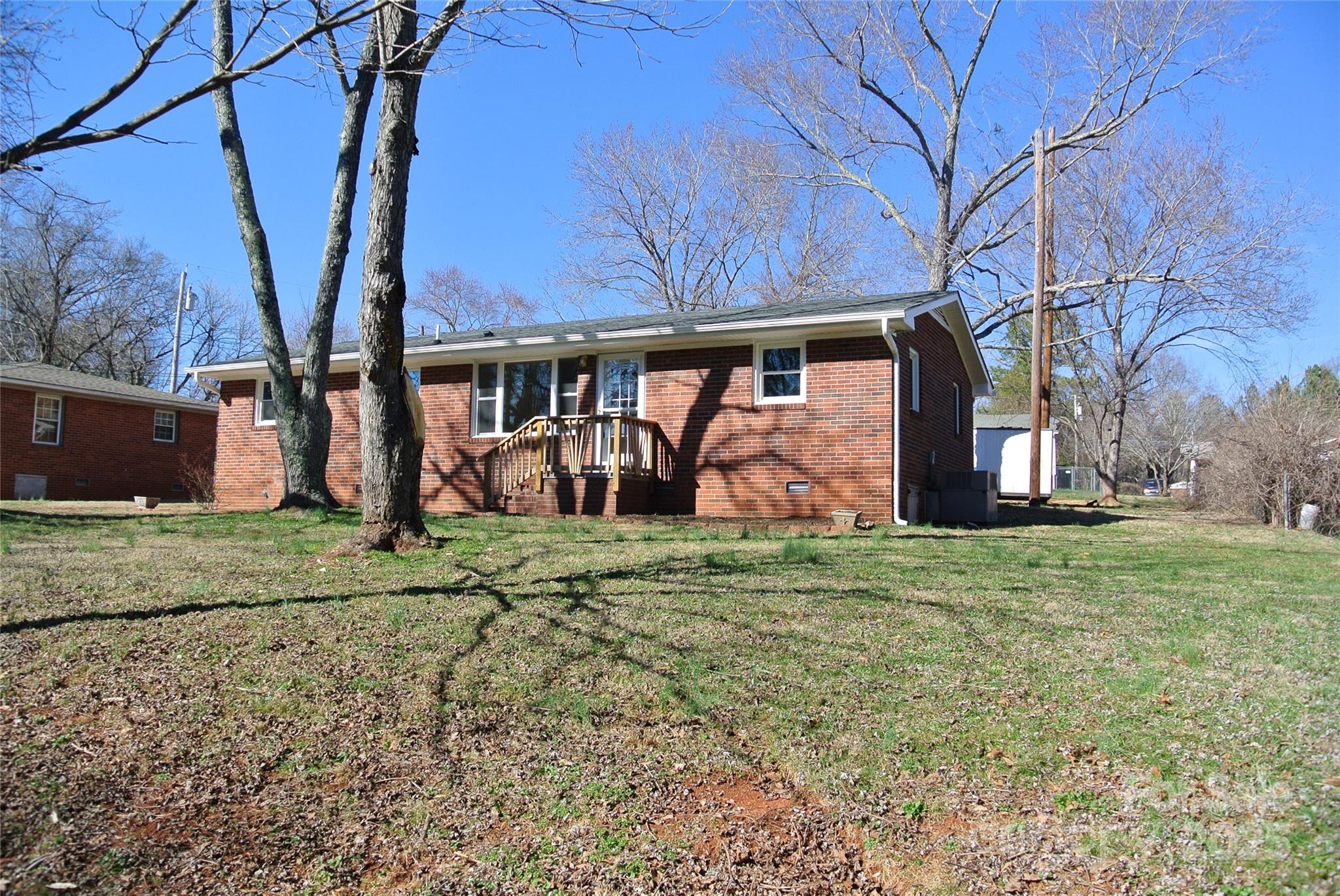 284 Brackett Road Property Photo