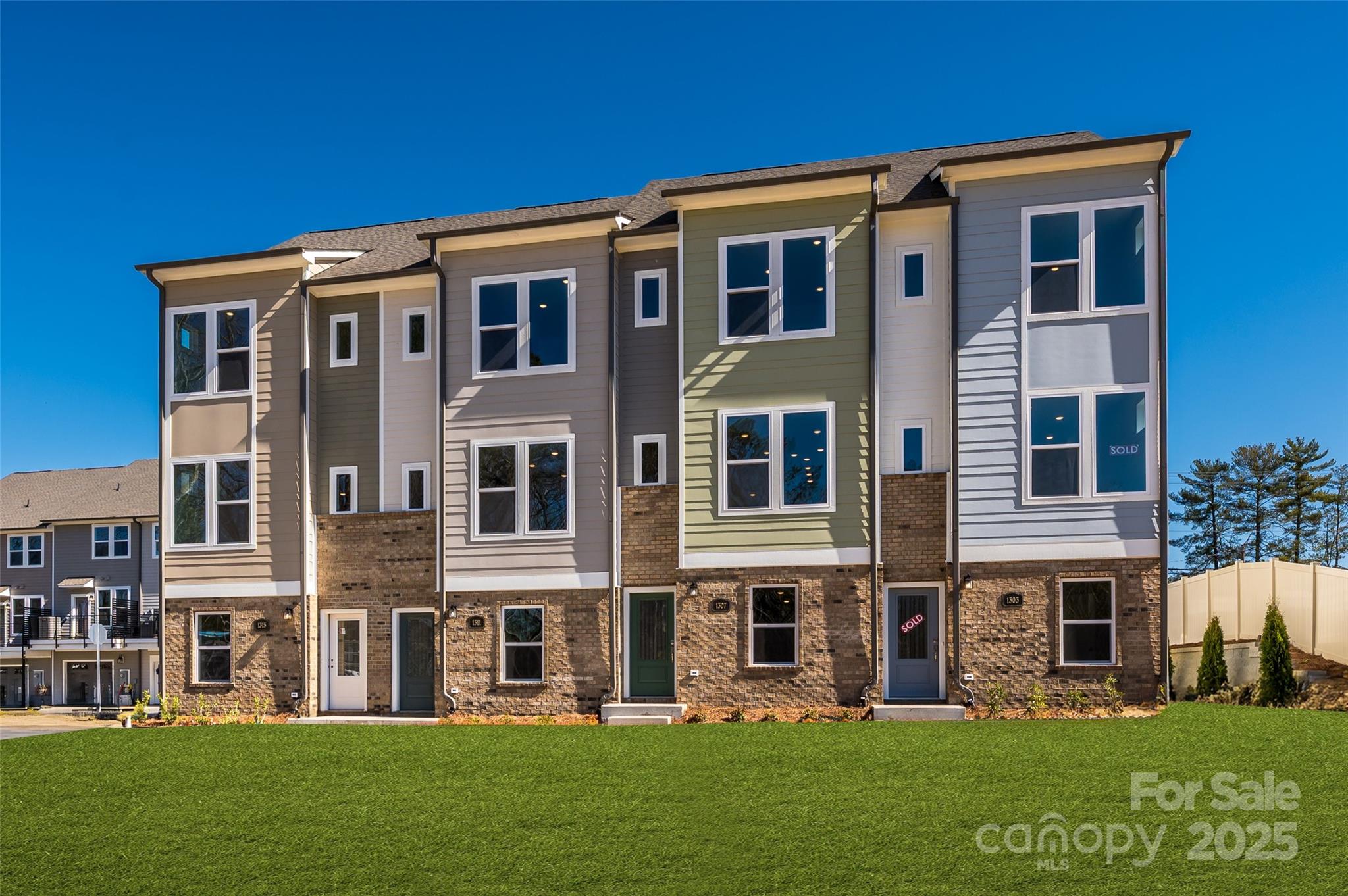 1307 Cerium Way Property Photo 1