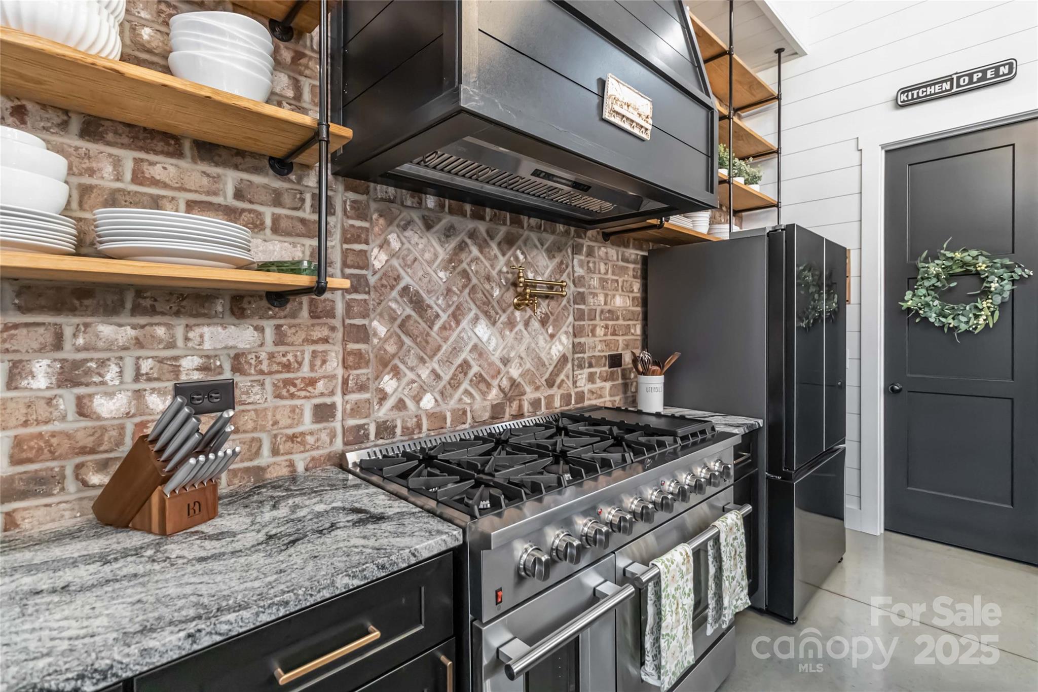 2288 Boheler Road Property Photo 15