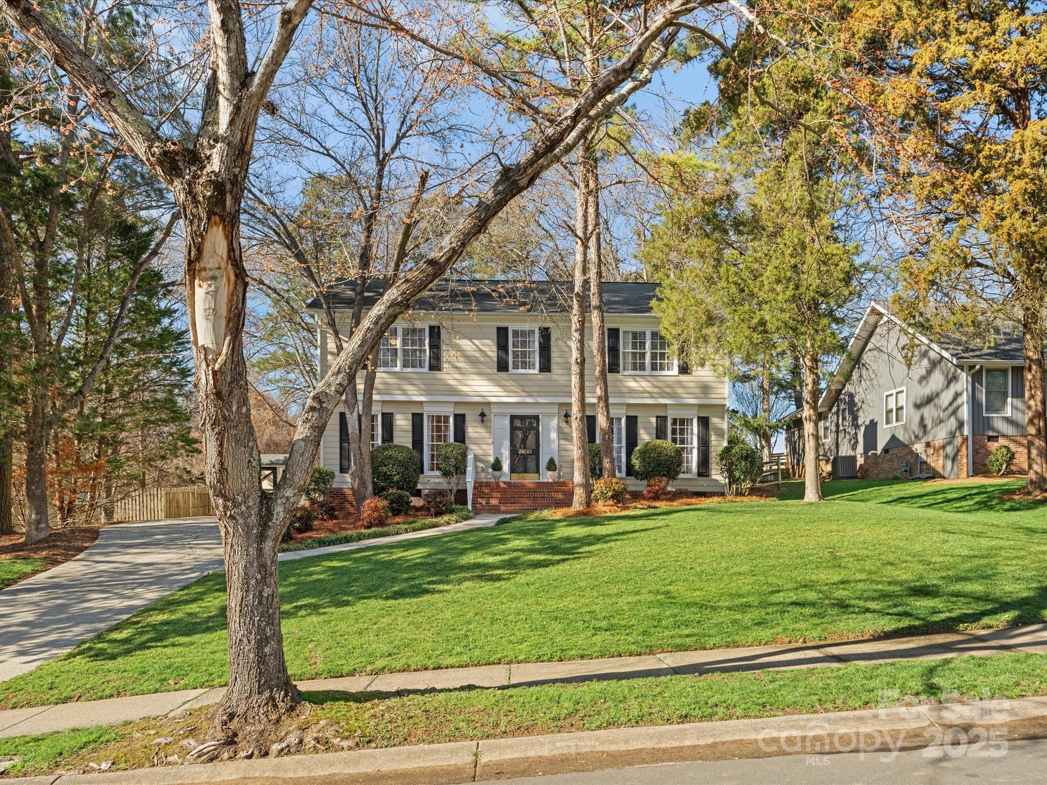 2600 Fernbank Drive Property Photo