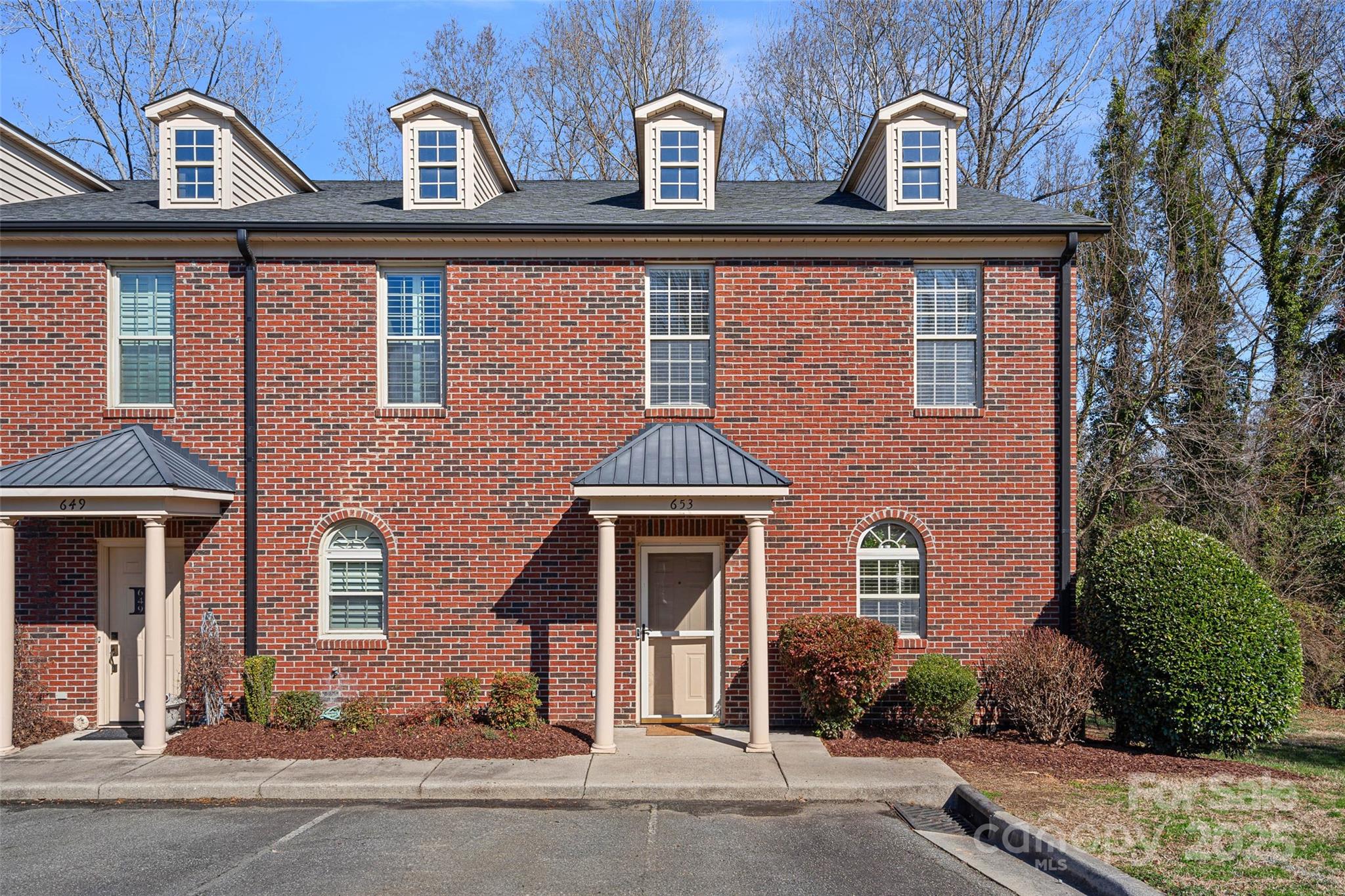 653 Camrose Circle Property Photo