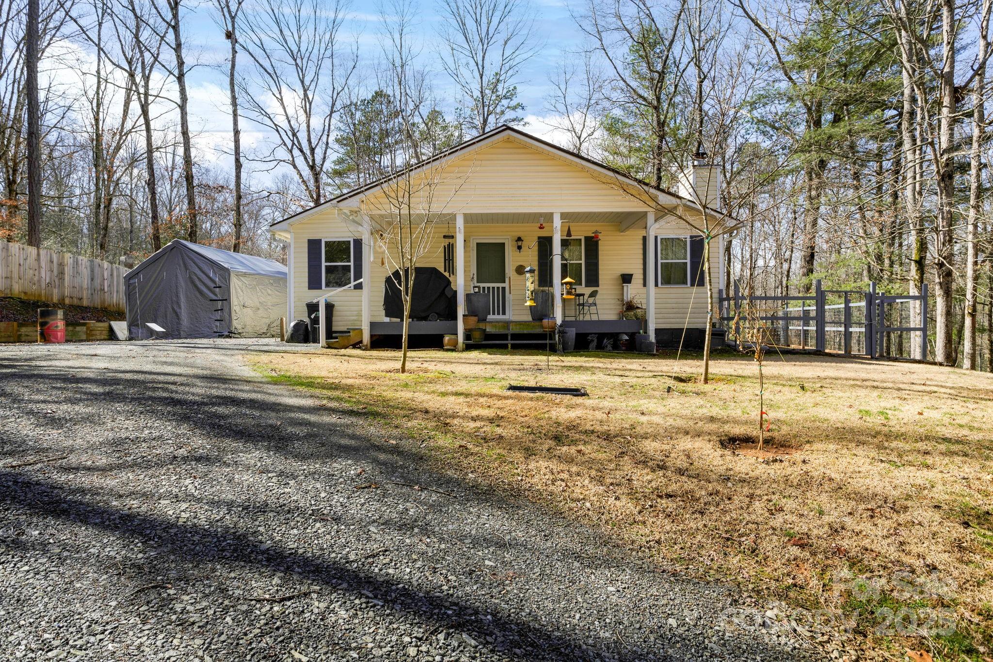 535 Vandora Suits Road Property Photo