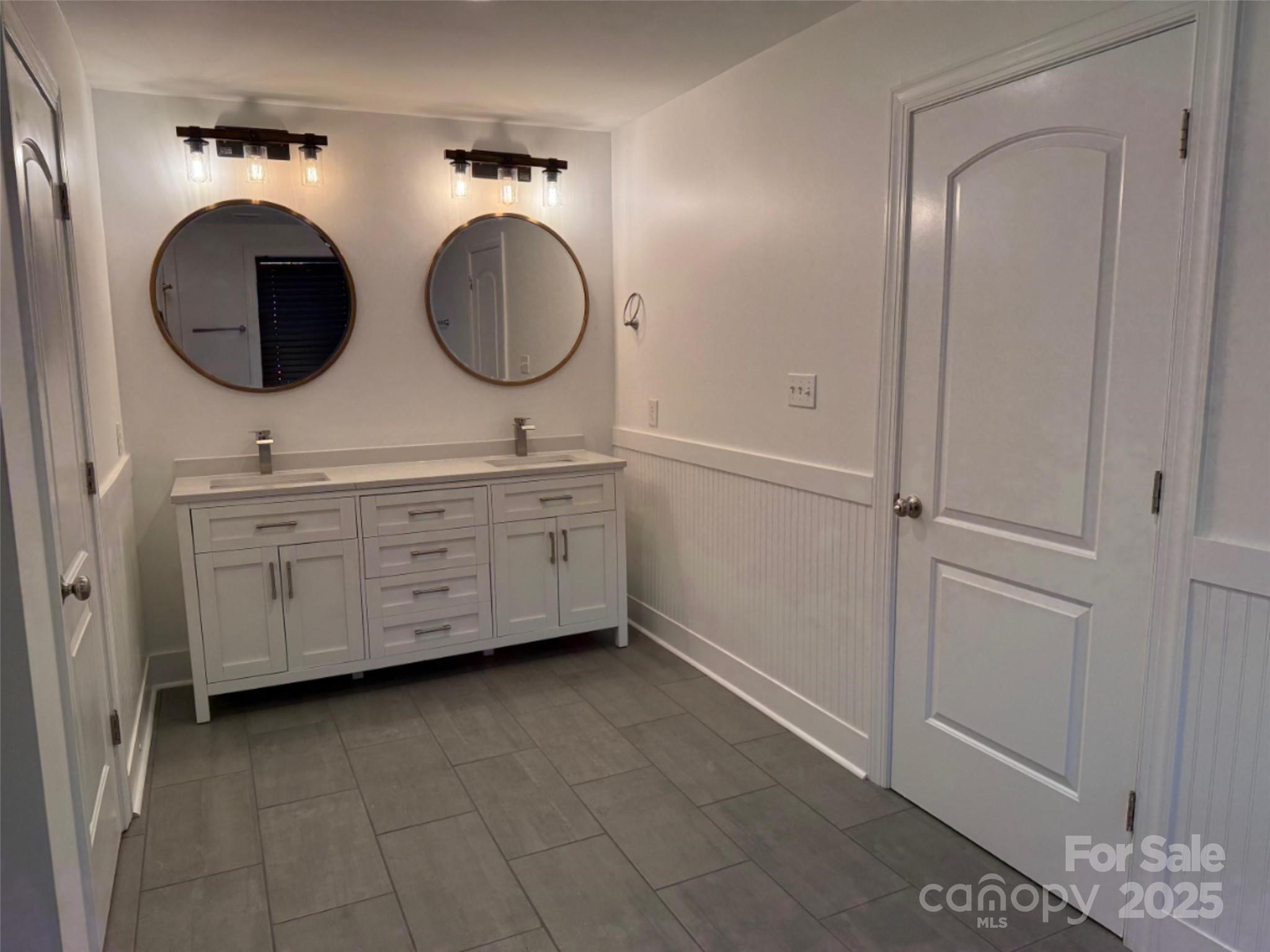 3332 Draper Avenue Property Photo 13