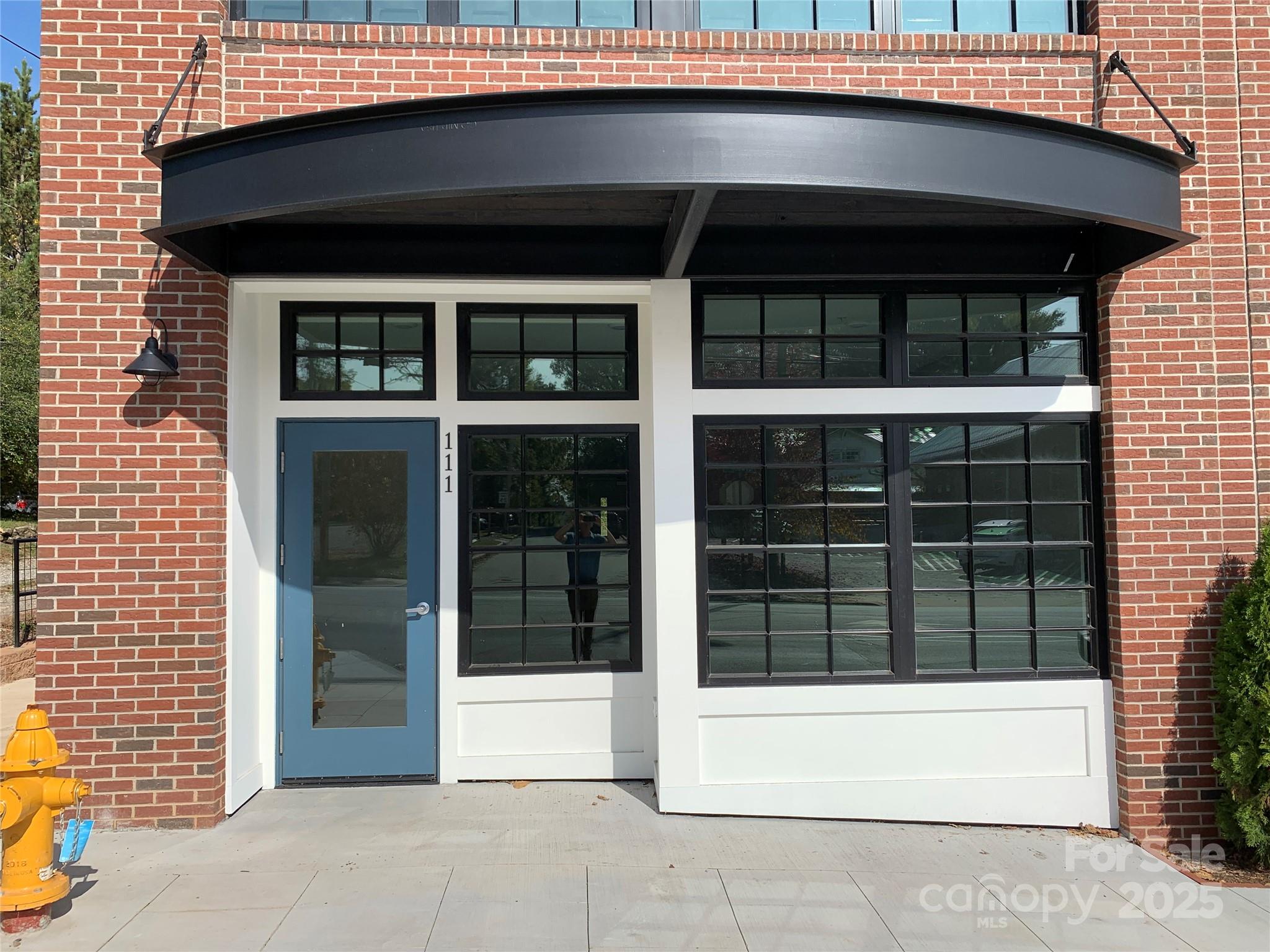 315 Haywood Road 111/211 Property Photo 2