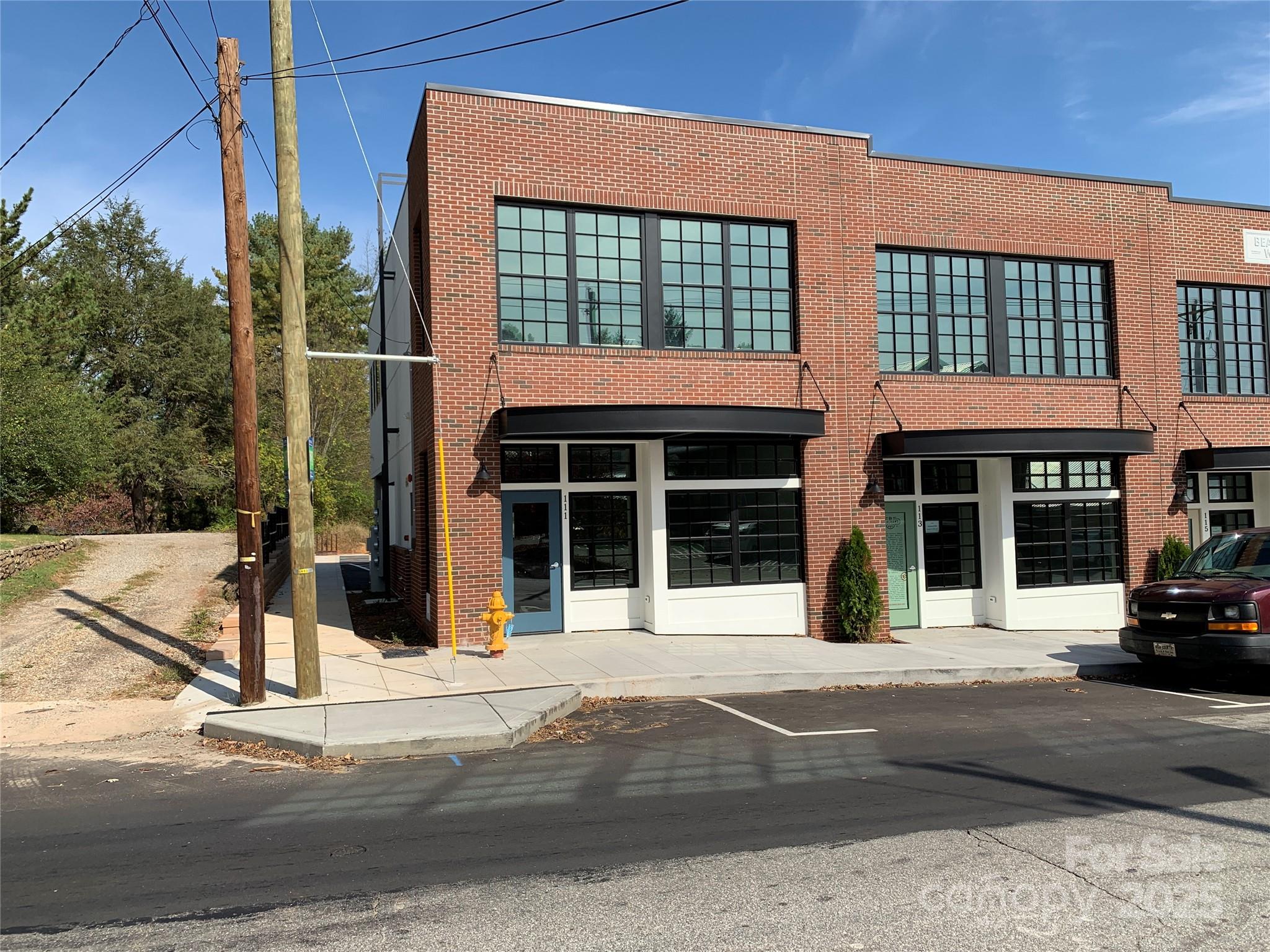 315 Haywood Road 111/211 Property Photo 3