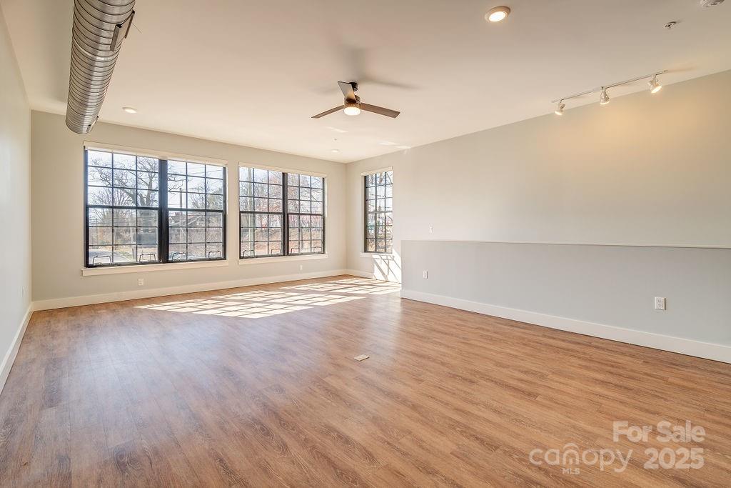 315 Haywood Road 111/211 Property Photo 4