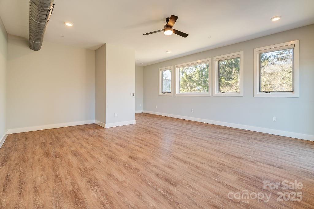 315 Haywood Road 111/211 Property Photo 11