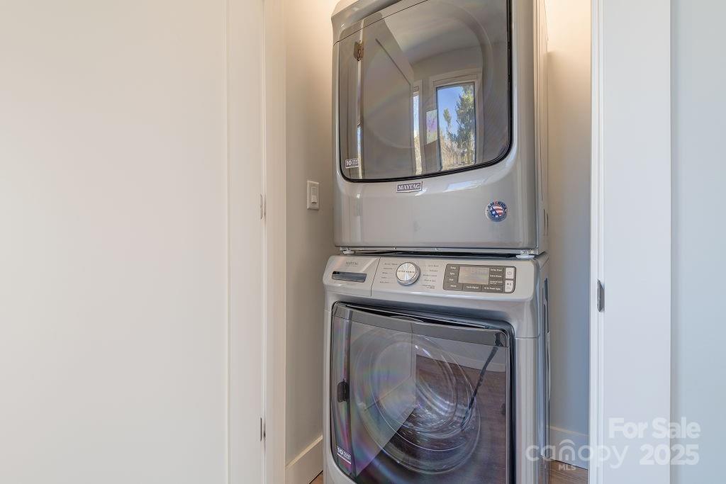 315 Haywood Road 111/211 Property Photo 14