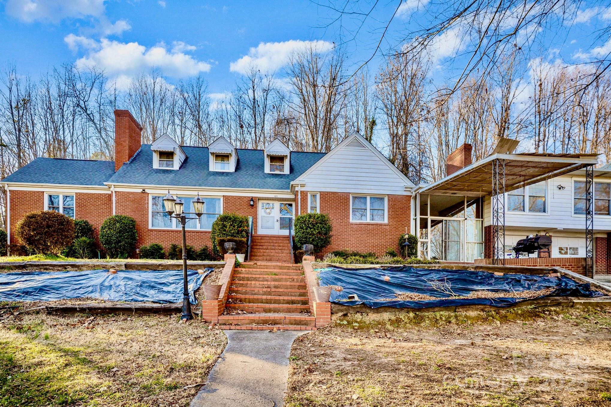 401 N Inman Avenue Property Photo