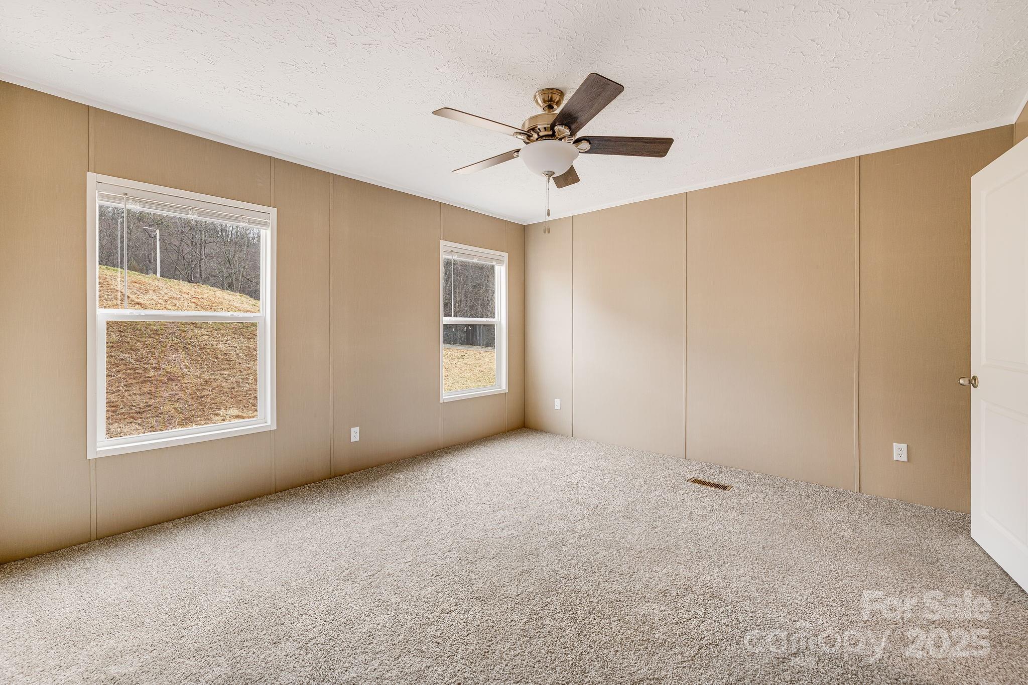 96 Sandons Trail Property Photo 16