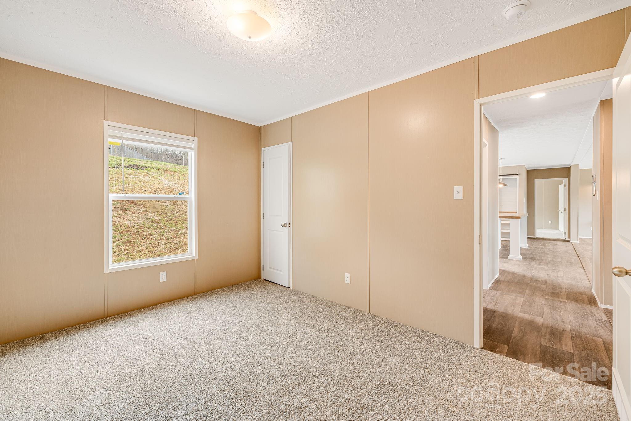 96 Sandons Trail Property Photo 24