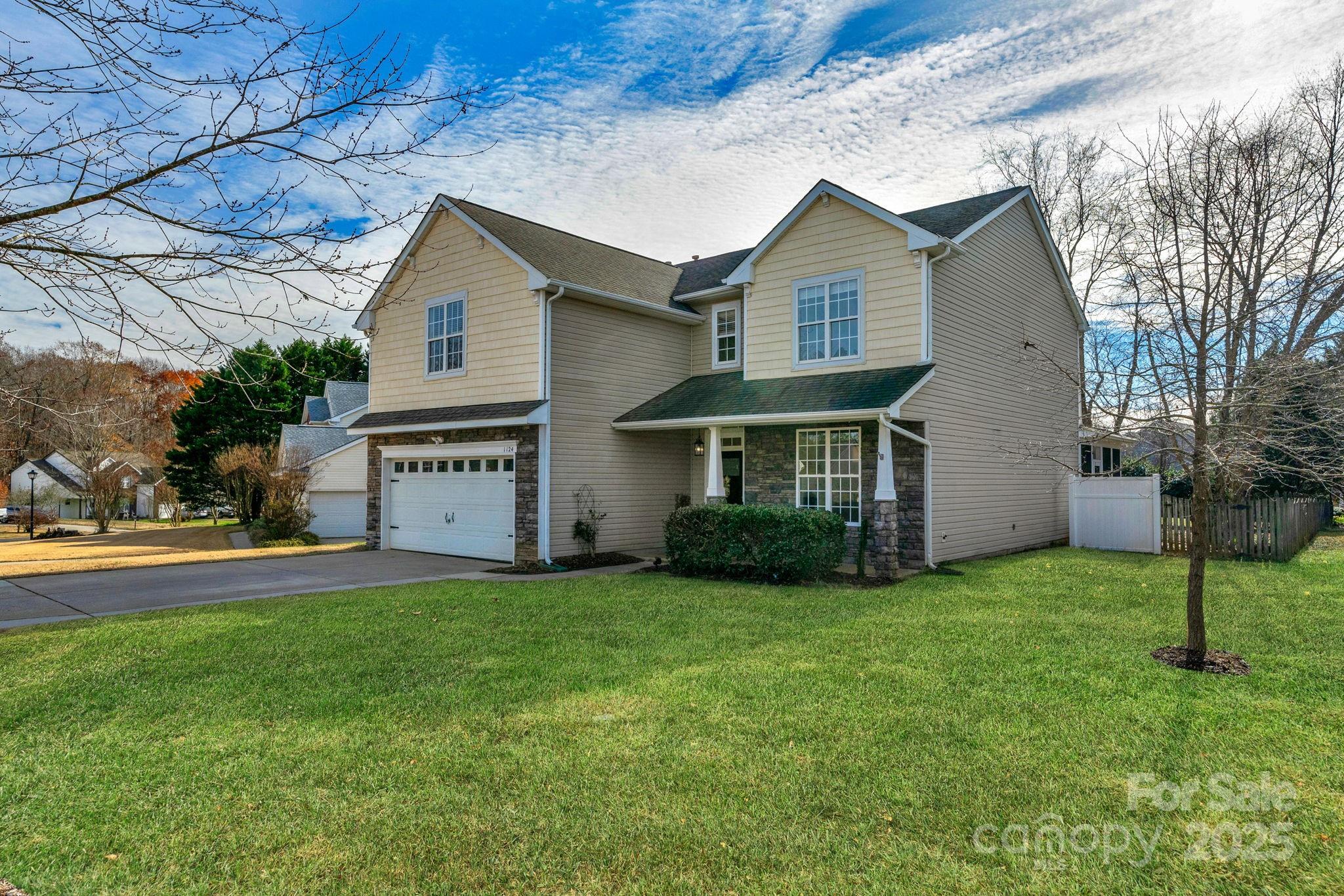 1124 Woodwinds Drive Property Photo