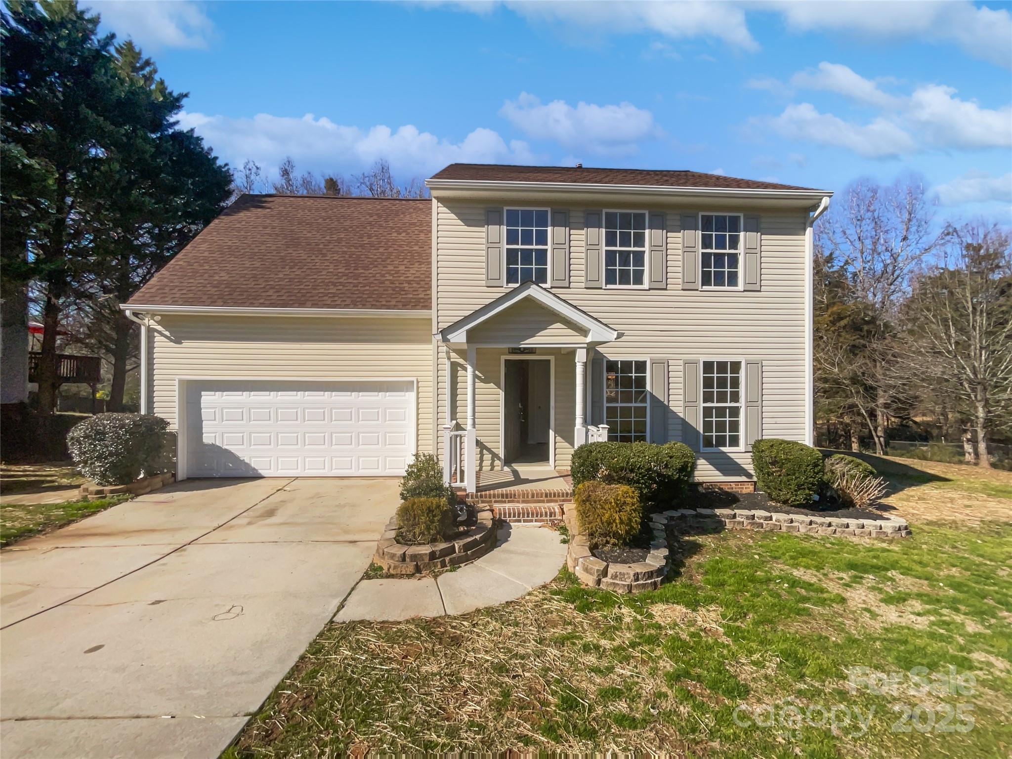 1535 Hollythorne Drive Property Photo