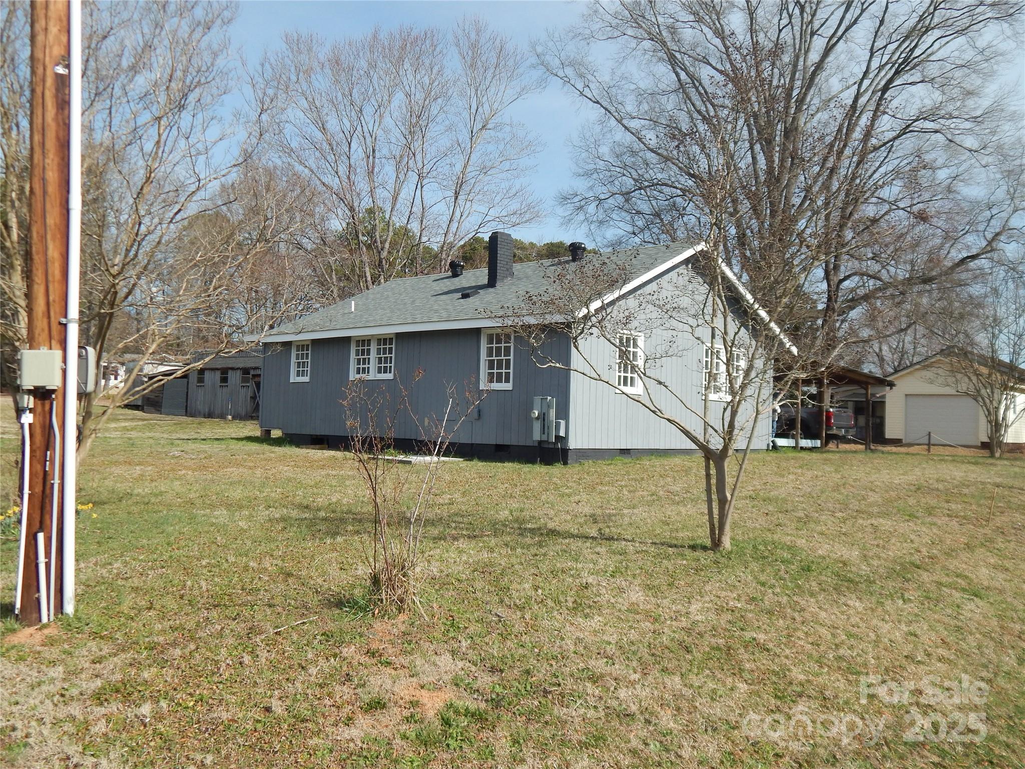 915 Chapel Street Property Photo
