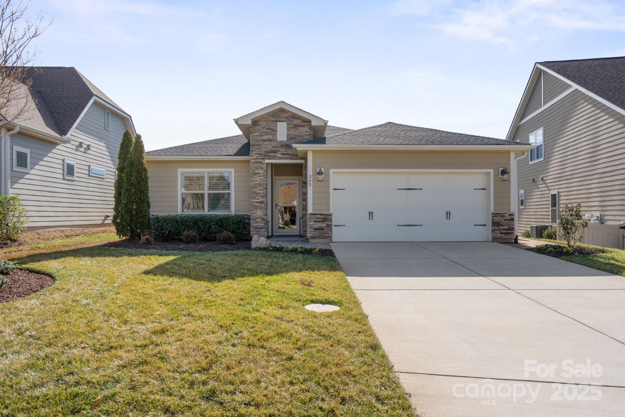 305 Hemlock Bluff Court Property Photo