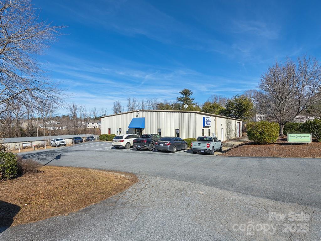 35-37 Loop Road Property Photo
