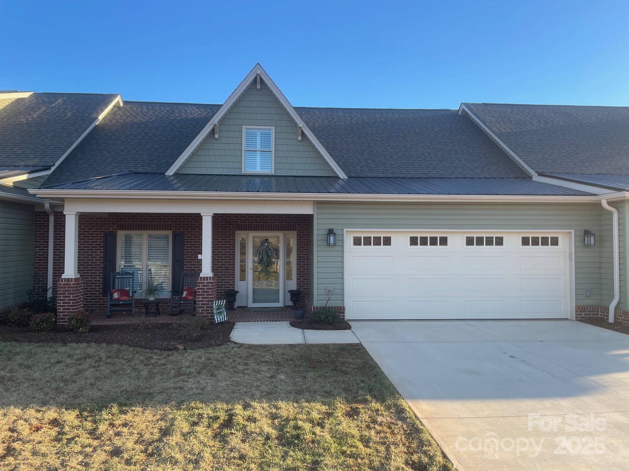 773 Iris Lane Property Photo