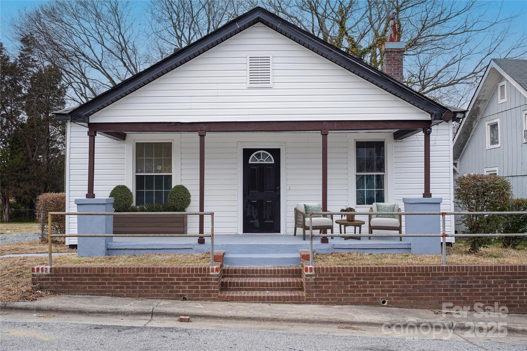 720 Holmes Street Property Photo