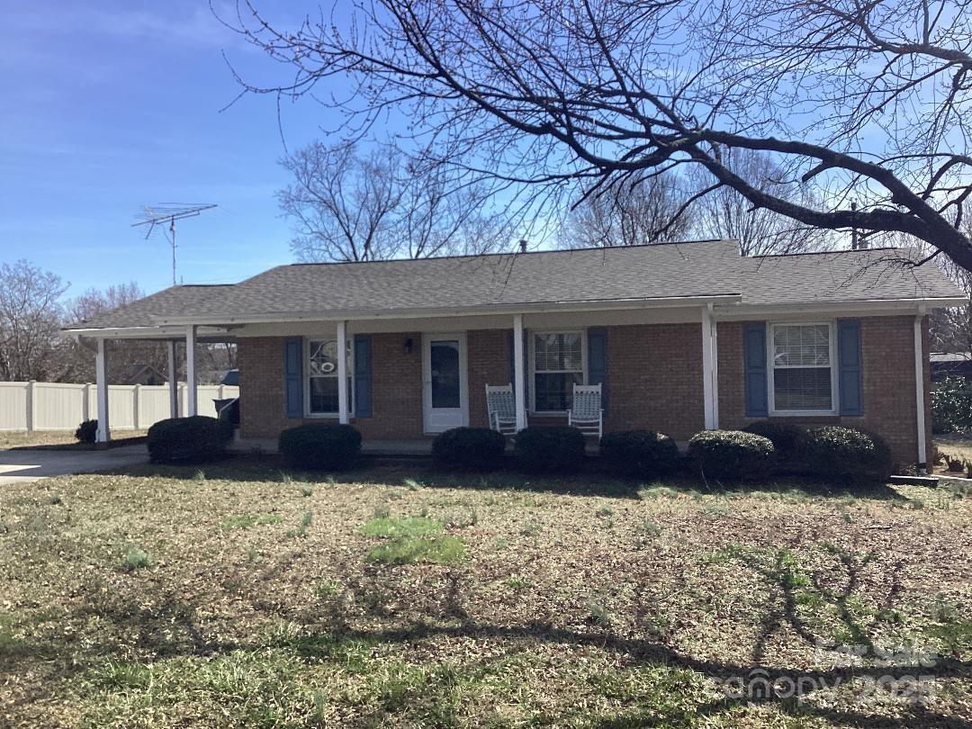 2883 Westfield Avenue Property Photo