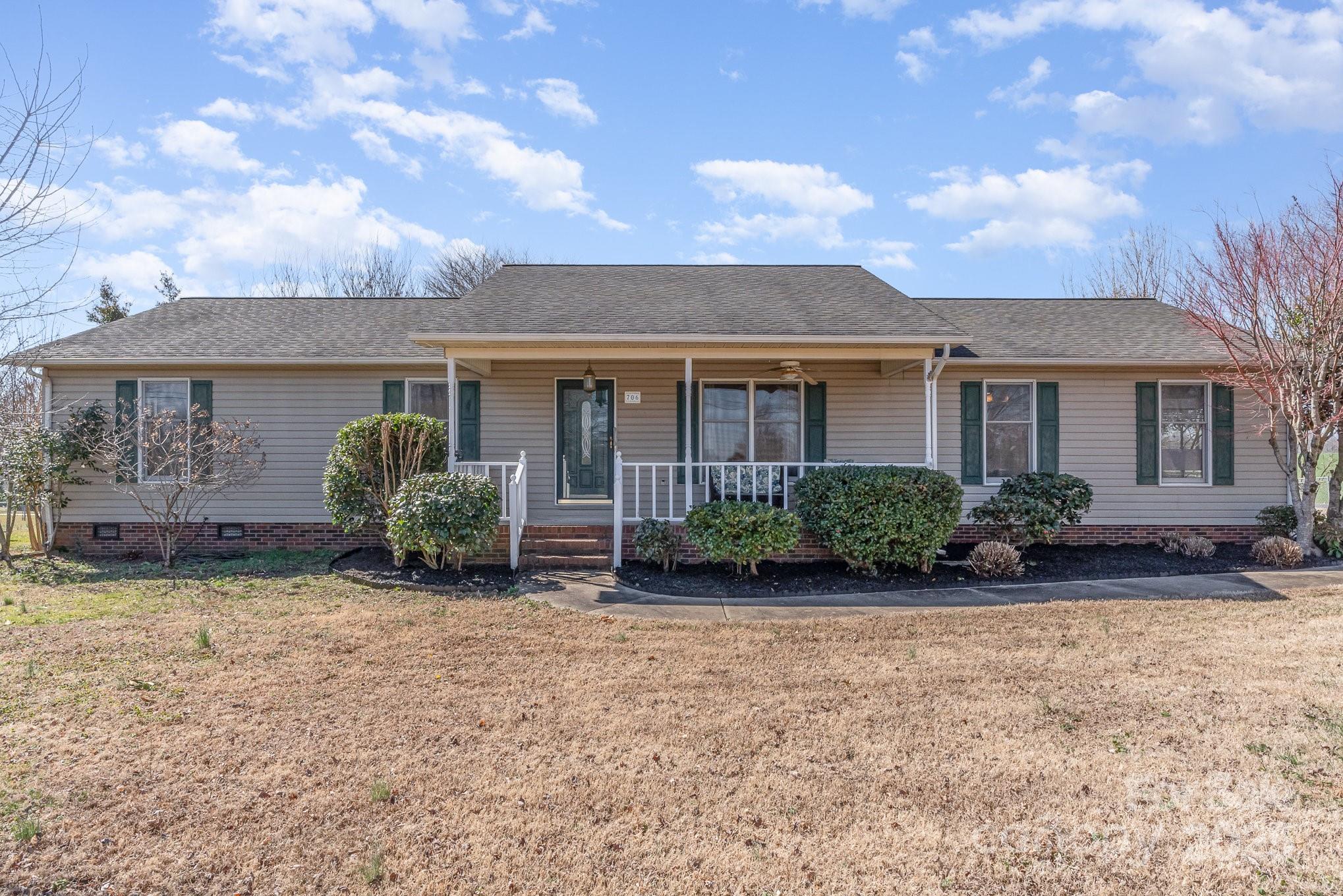 706 Skinner Road Property Photo