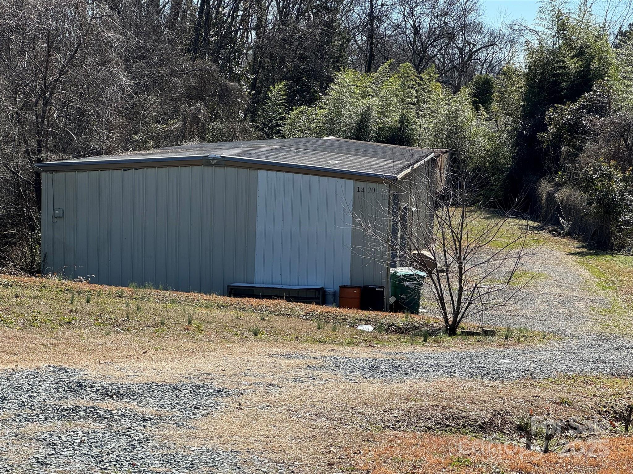 1420 Main Street Property Photo 3