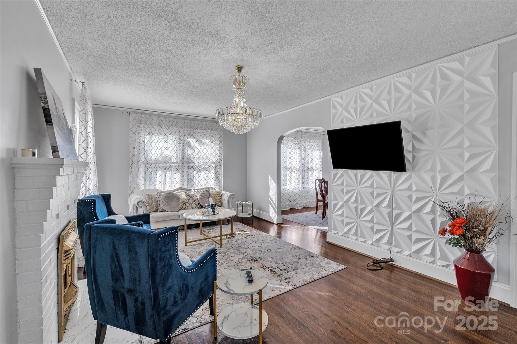 203 E 22nd Street Property Photo 7