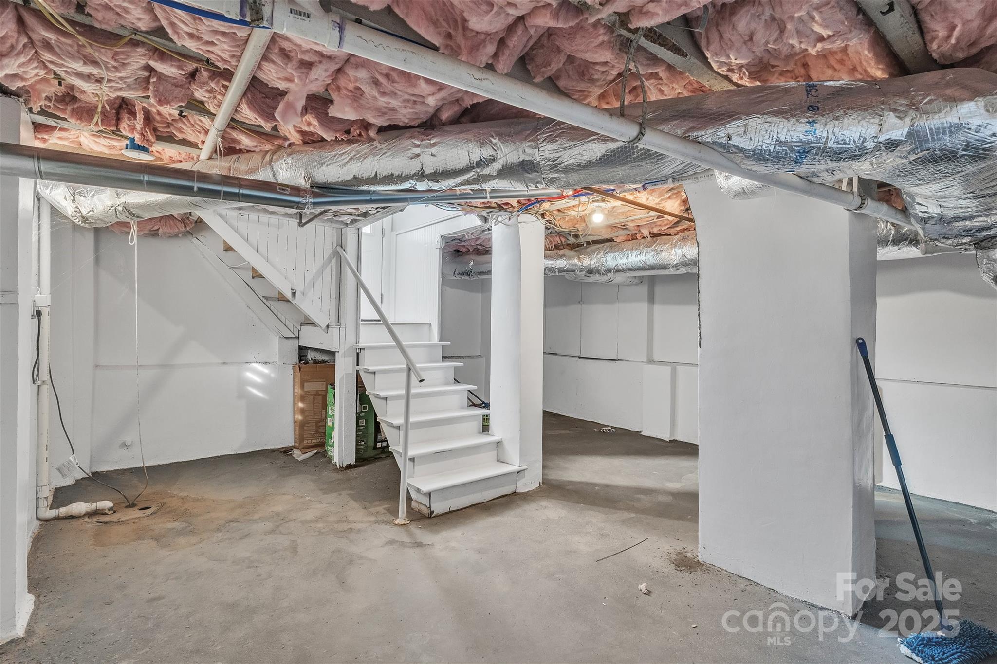 203 E 22nd Street Property Photo 18