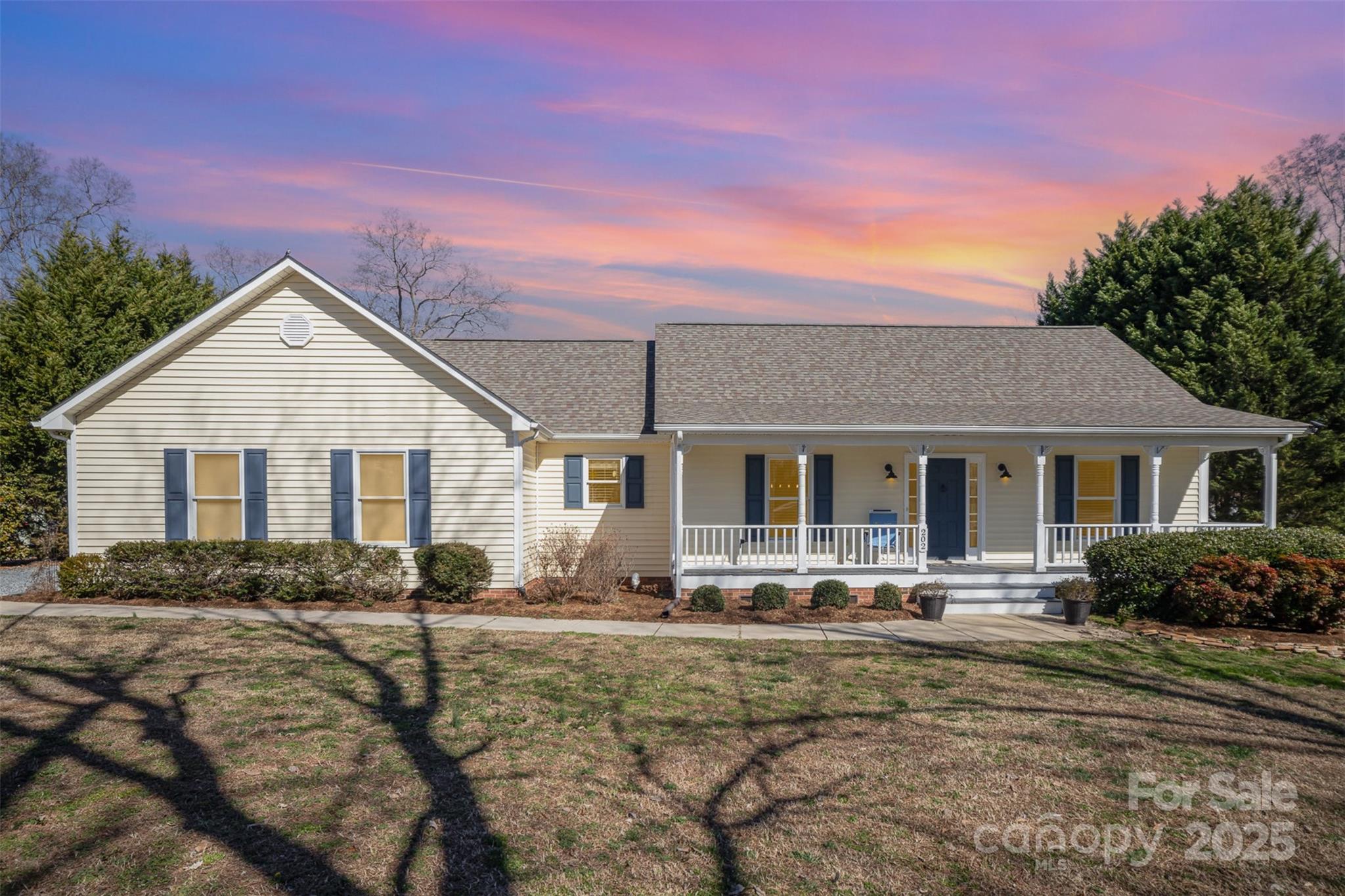 202 Oakwood Street Property Photo