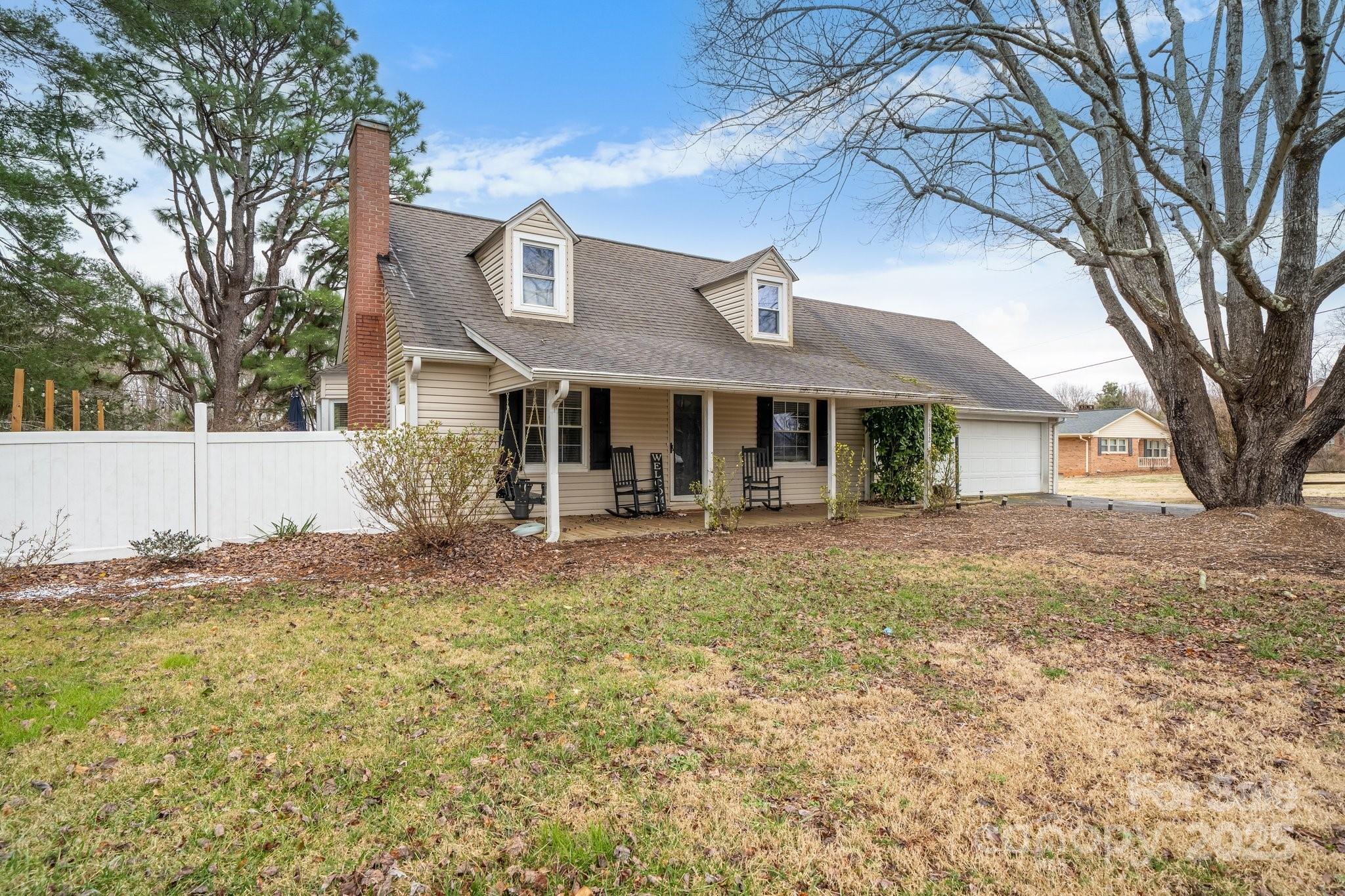 2712 Brushy Mtn Road Property Photo