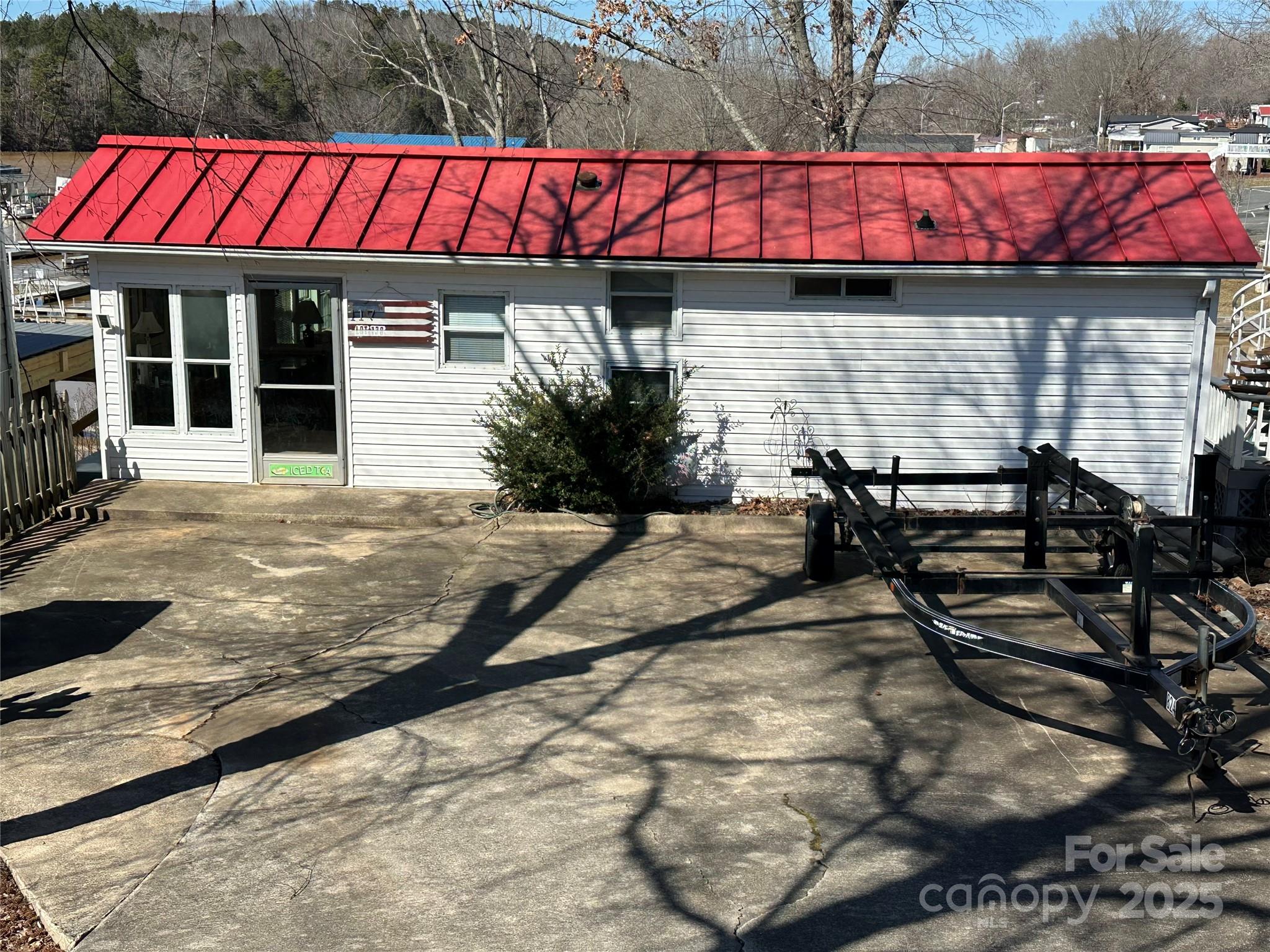 117 Badin Lake Circle Property Photo
