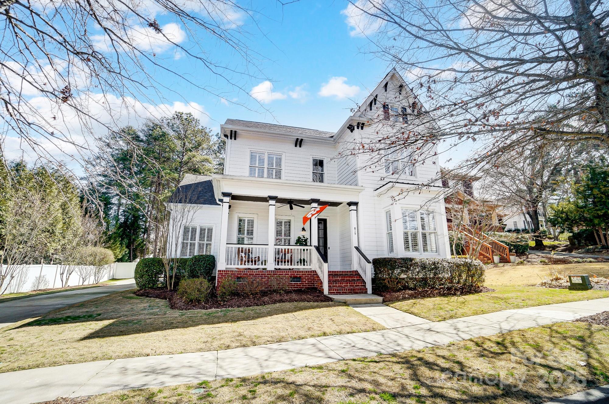 Orchard Park Real Estate Listings Main Image