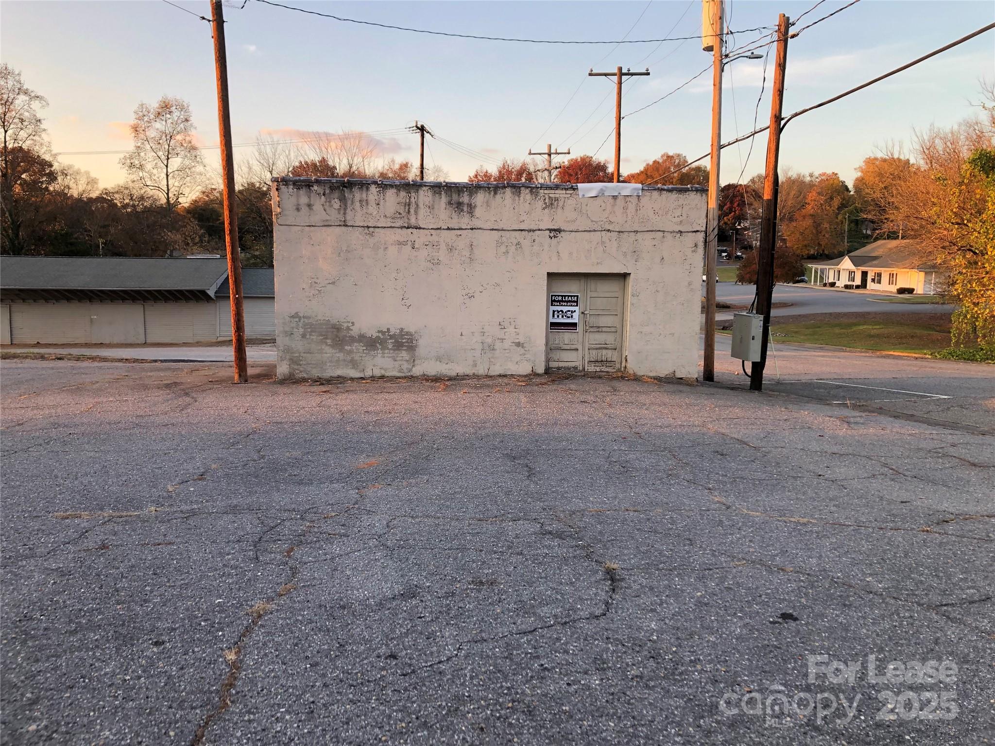 180 Town Alley Property Photo