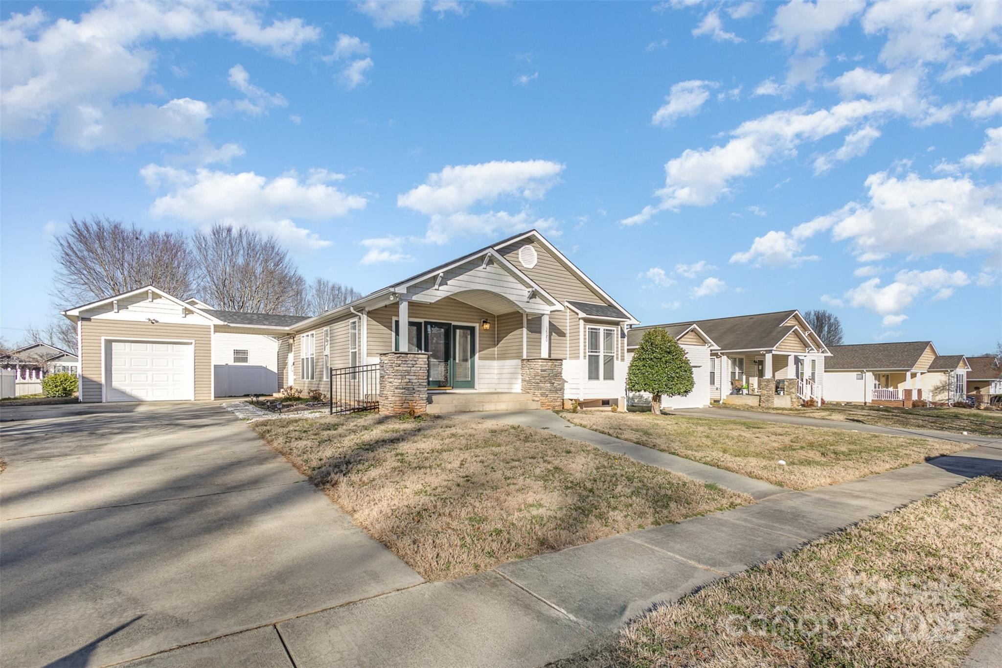 1720 Dewberry Place Property Photo