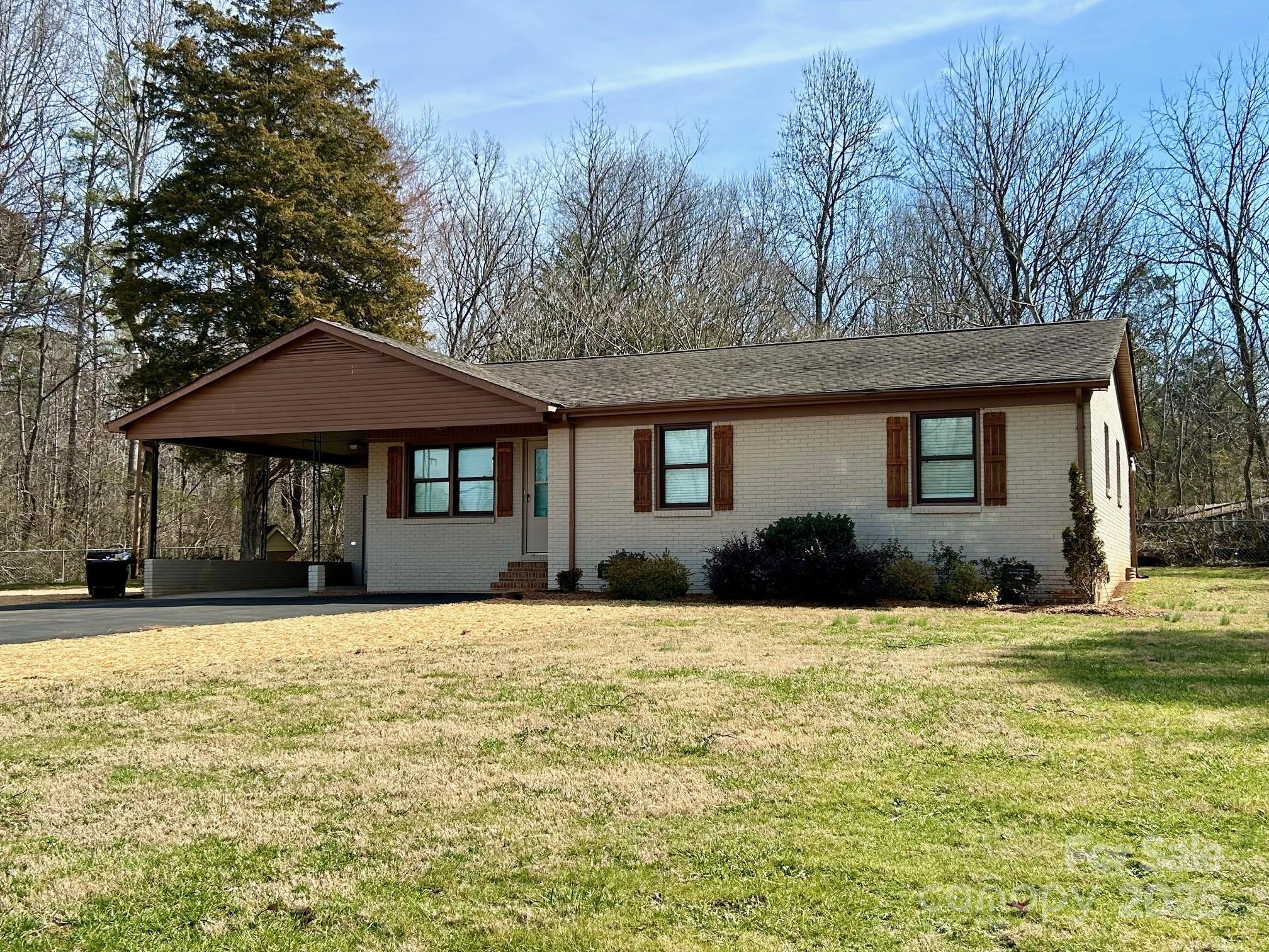 2034 Bess Town Road Property Photo